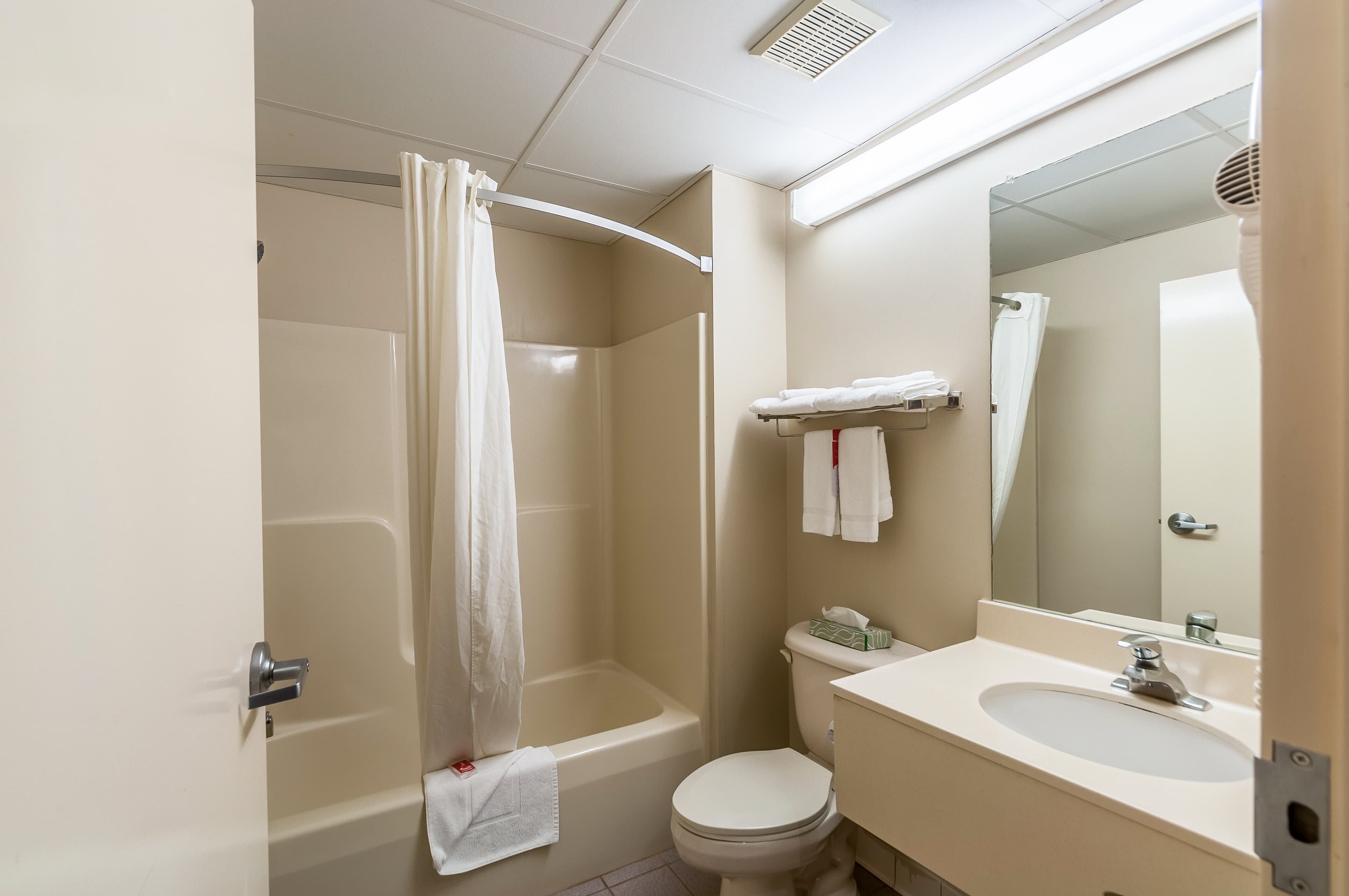Econo Lodge Inn & Suites Middletown - Winchester South — 19