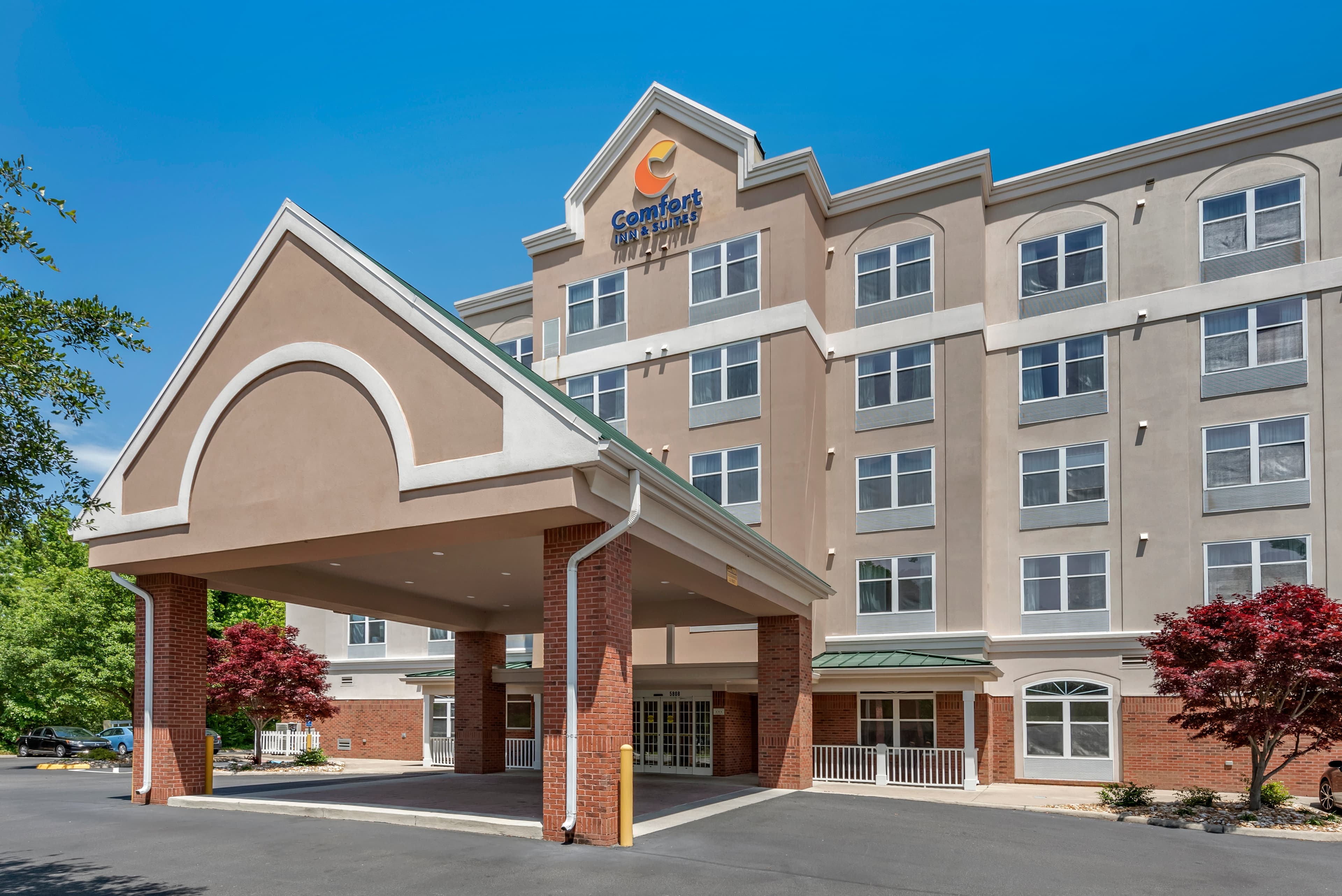 Comfort Inn & Suites Virginia Beach - Norfolk Airport - Image 1