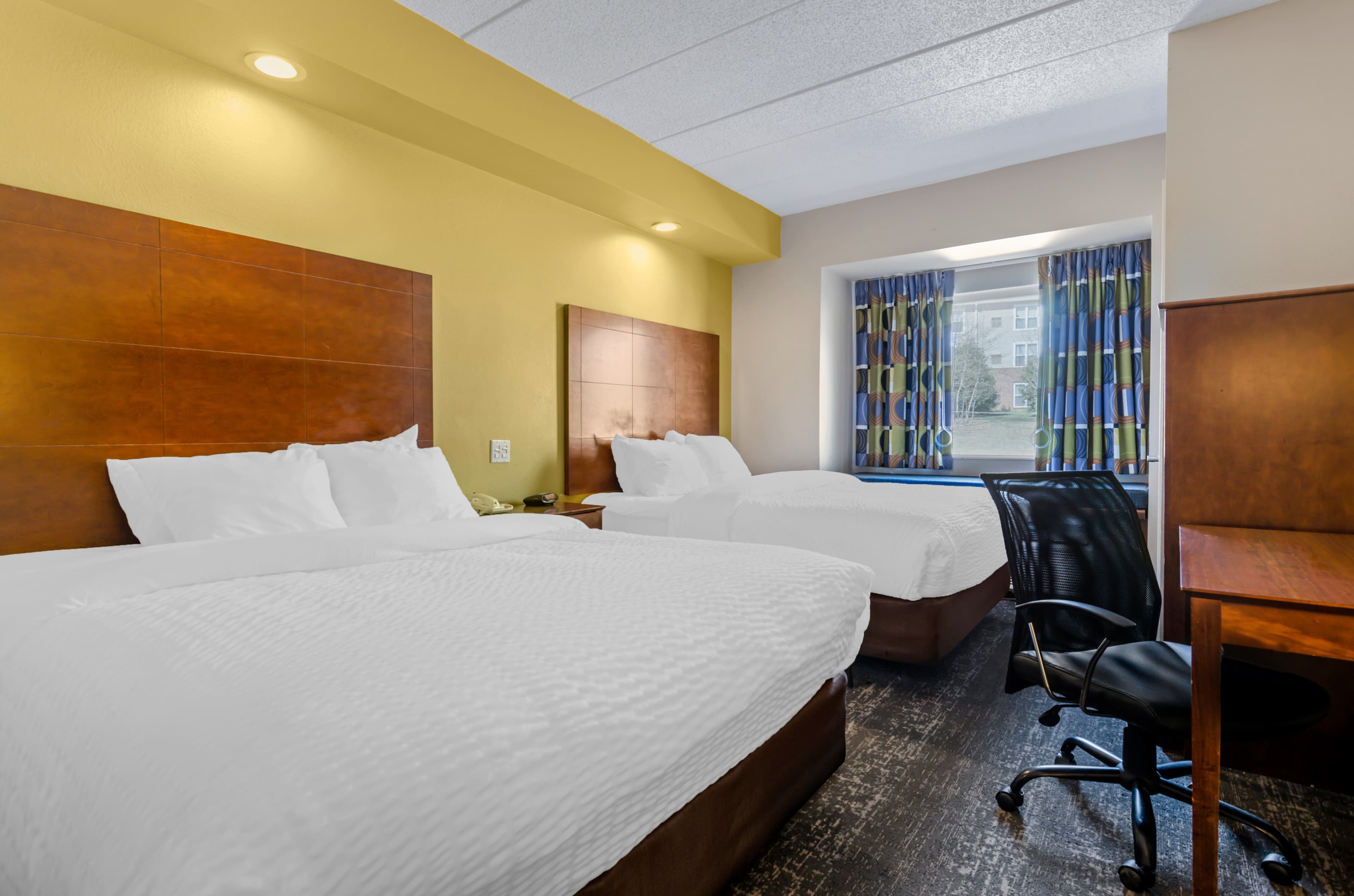 Clarion Pointe Staunton East — 7