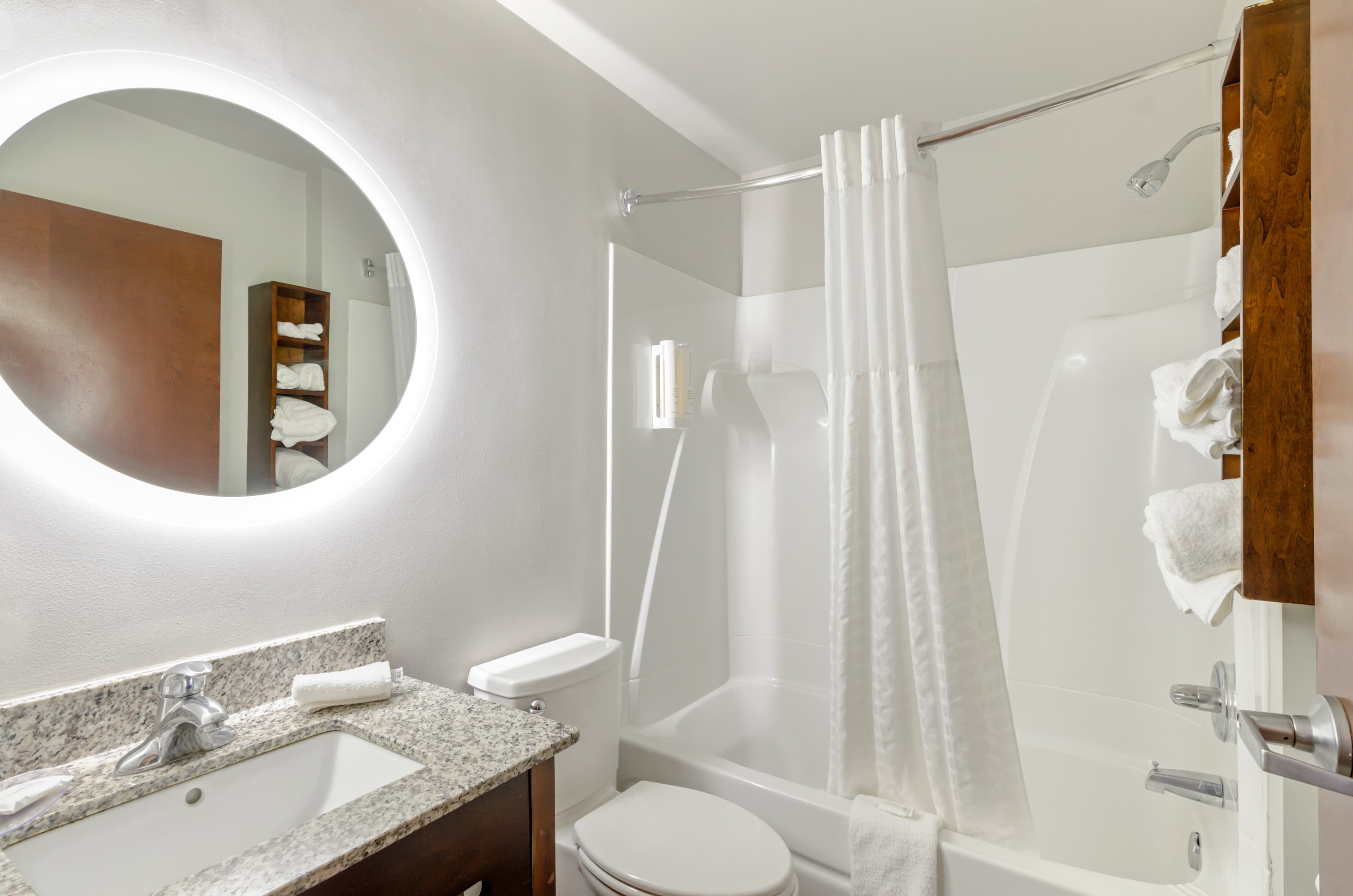 Clarion Pointe Staunton East — 12