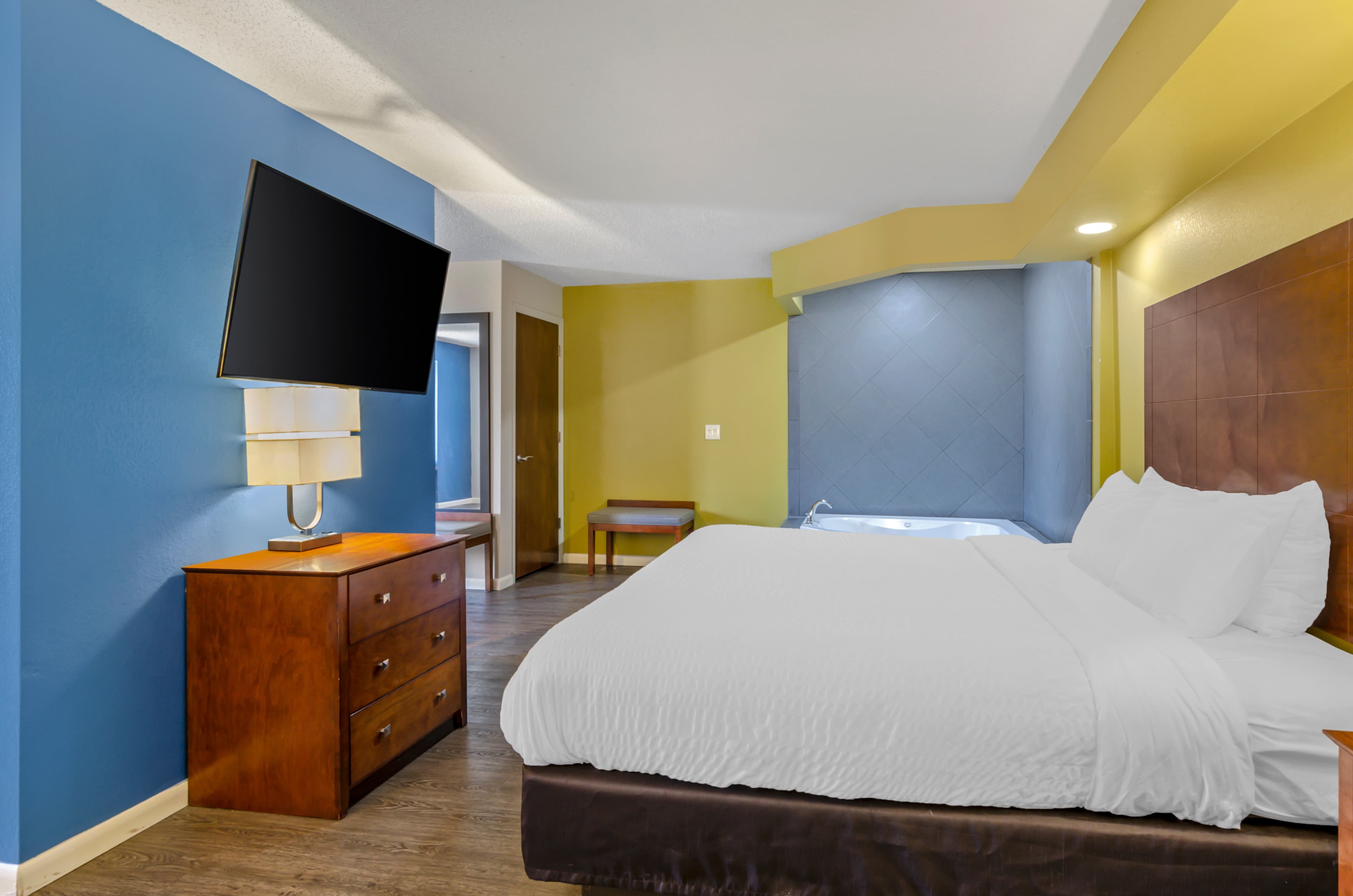 Clarion Pointe Staunton East — 33