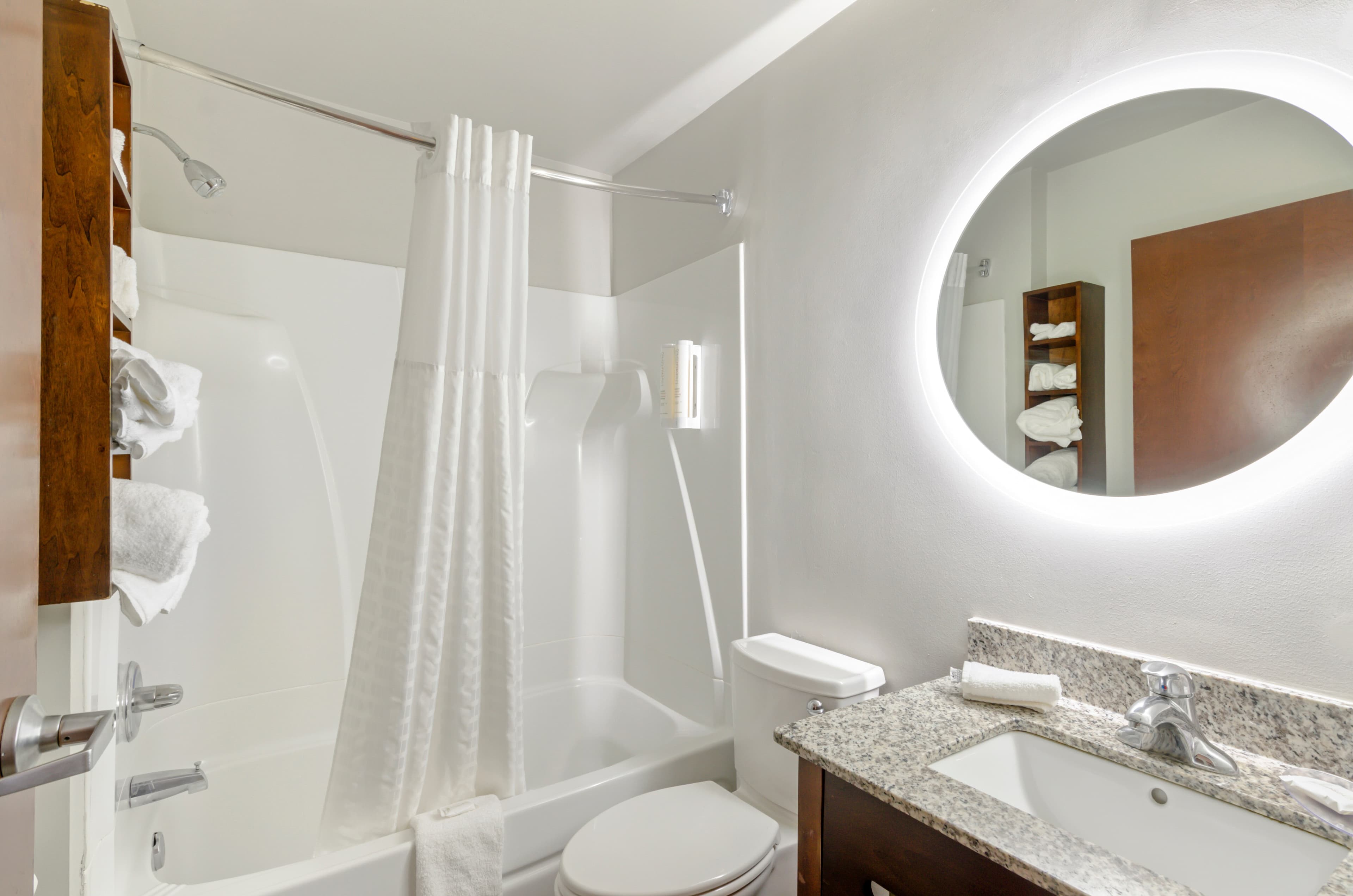 Clarion Pointe Staunton East — 36