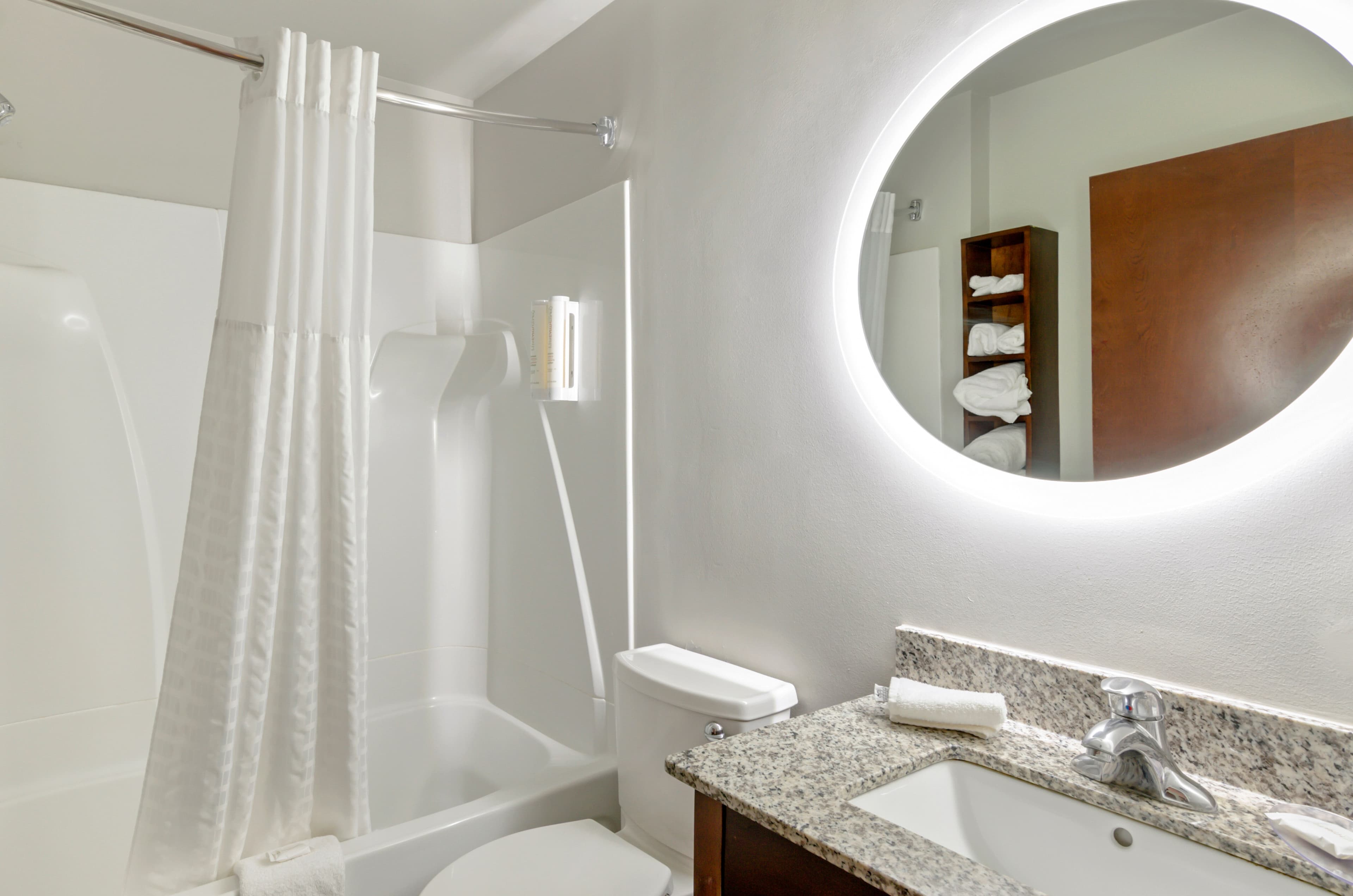 Clarion Pointe Staunton East — 41
