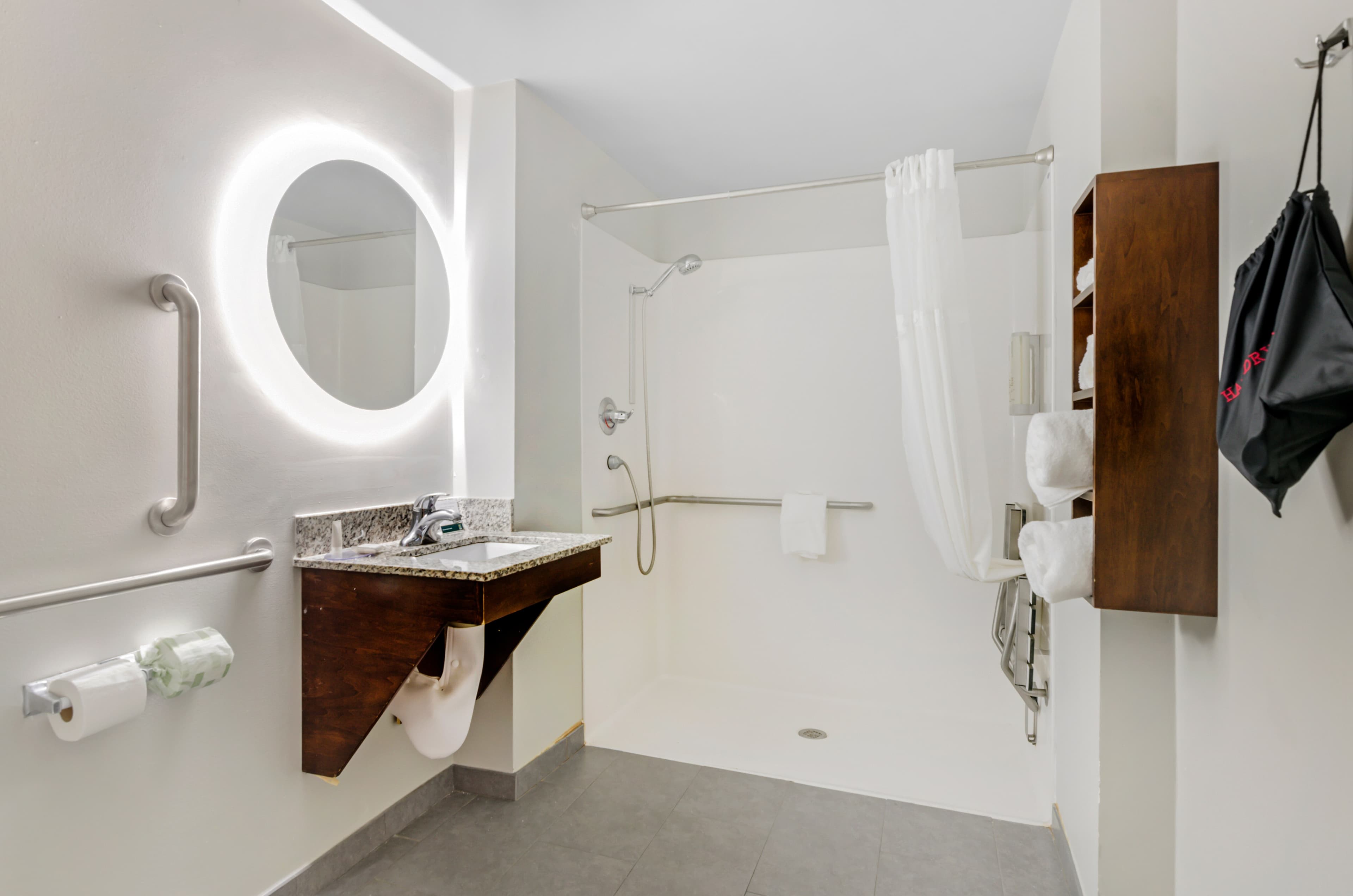 Clarion Pointe Staunton East - Image 5