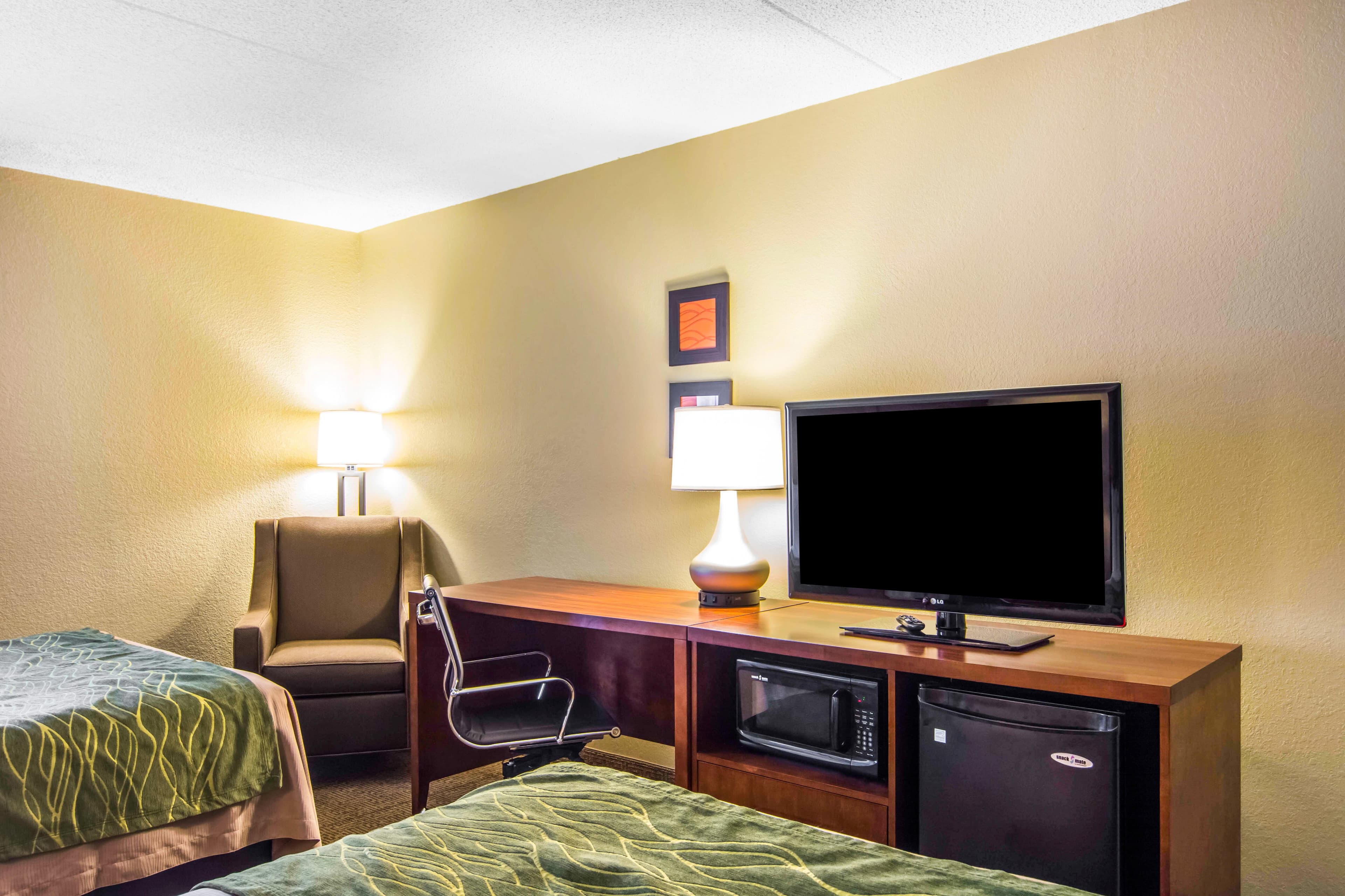 Quality Inn - Image 3