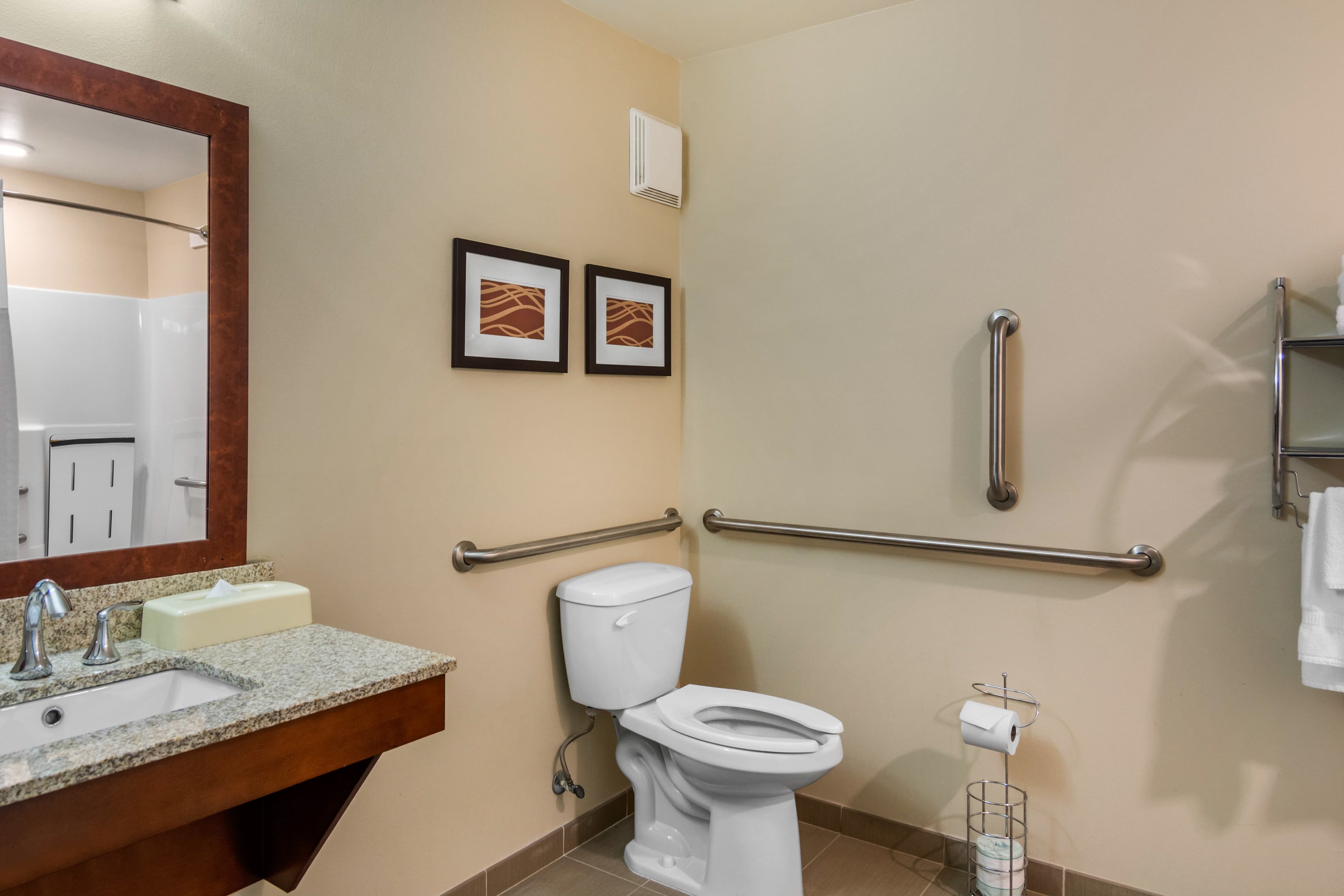 Comfort Inn South Chesterfield - Colonial Heights — 12