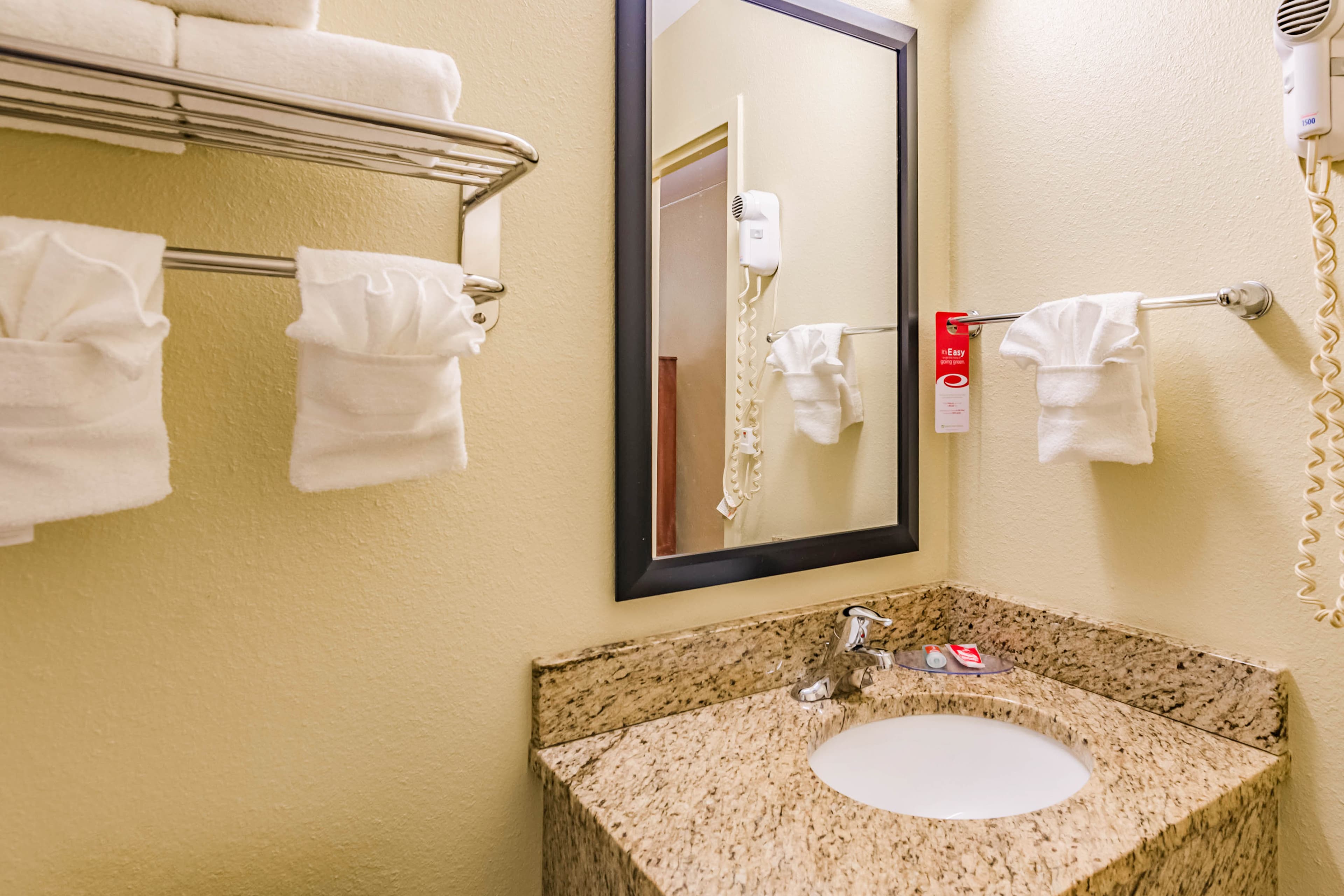 Econo Lodge Lexington Downtown near I-81 — 7