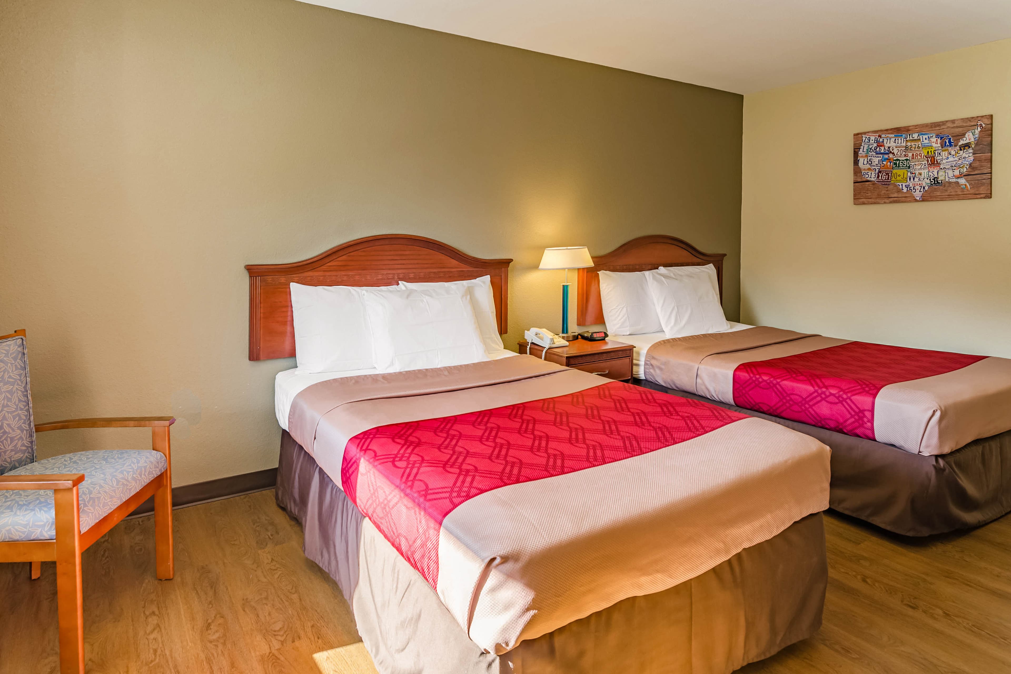 Econo Lodge Lexington Downtown near I-81 - Image 3