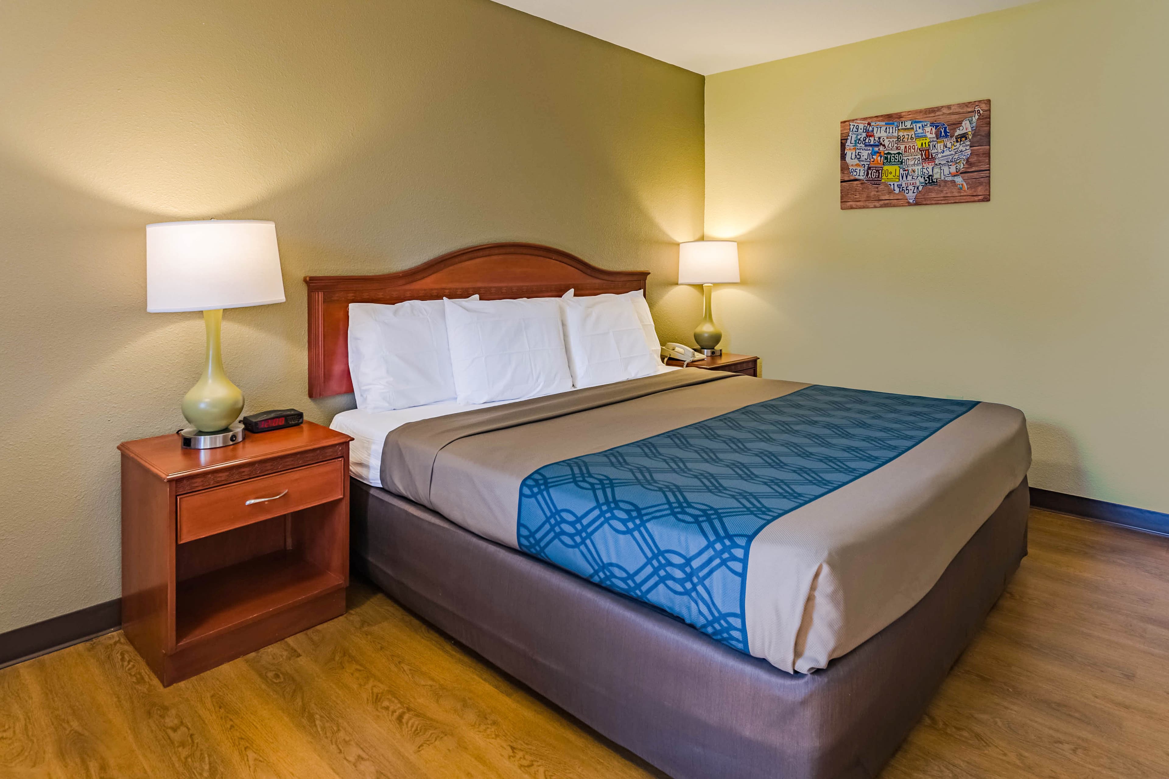 Econo Lodge Lexington Downtown near I-81 — 9