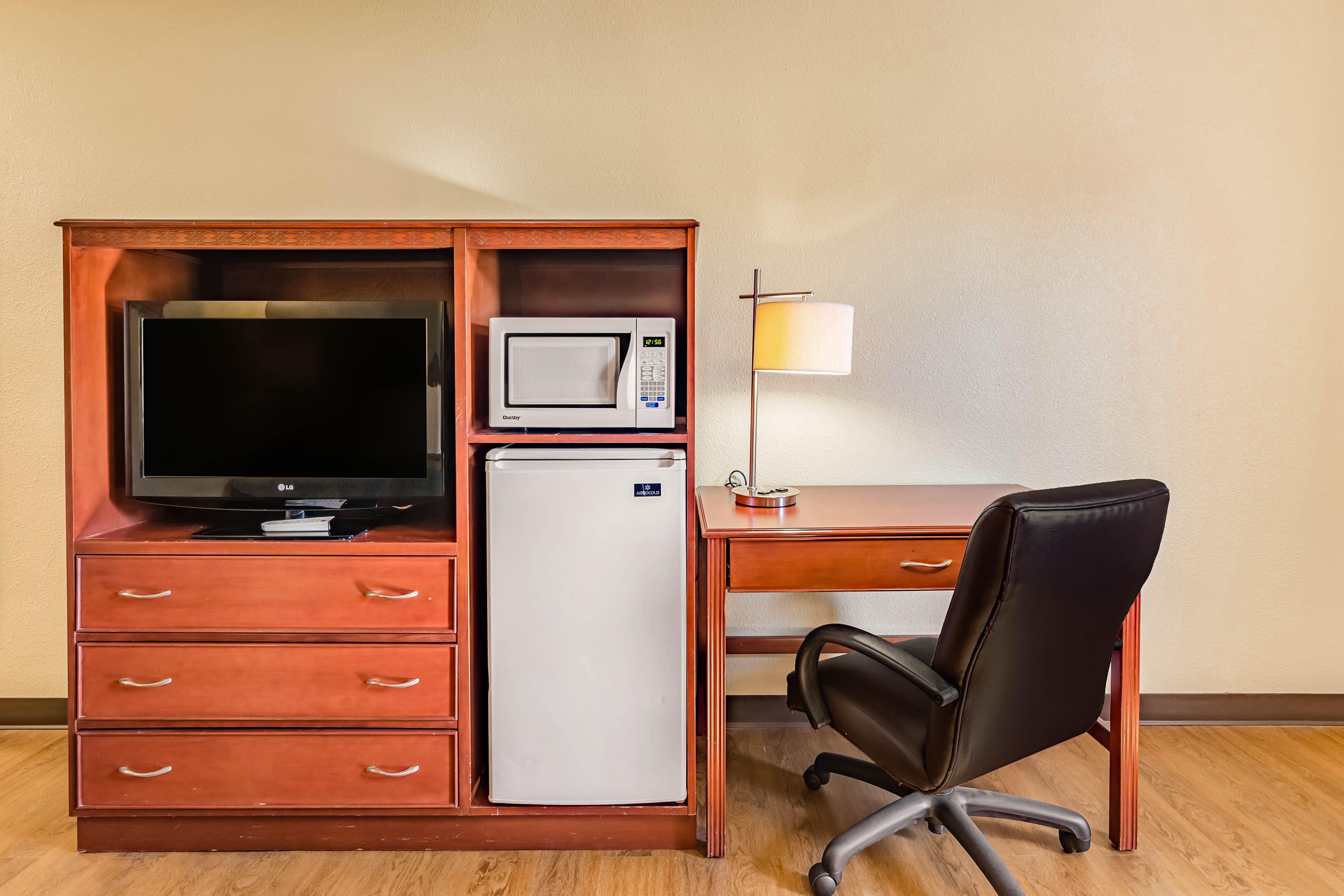 Econo Lodge Lexington Downtown near I-81 — 12