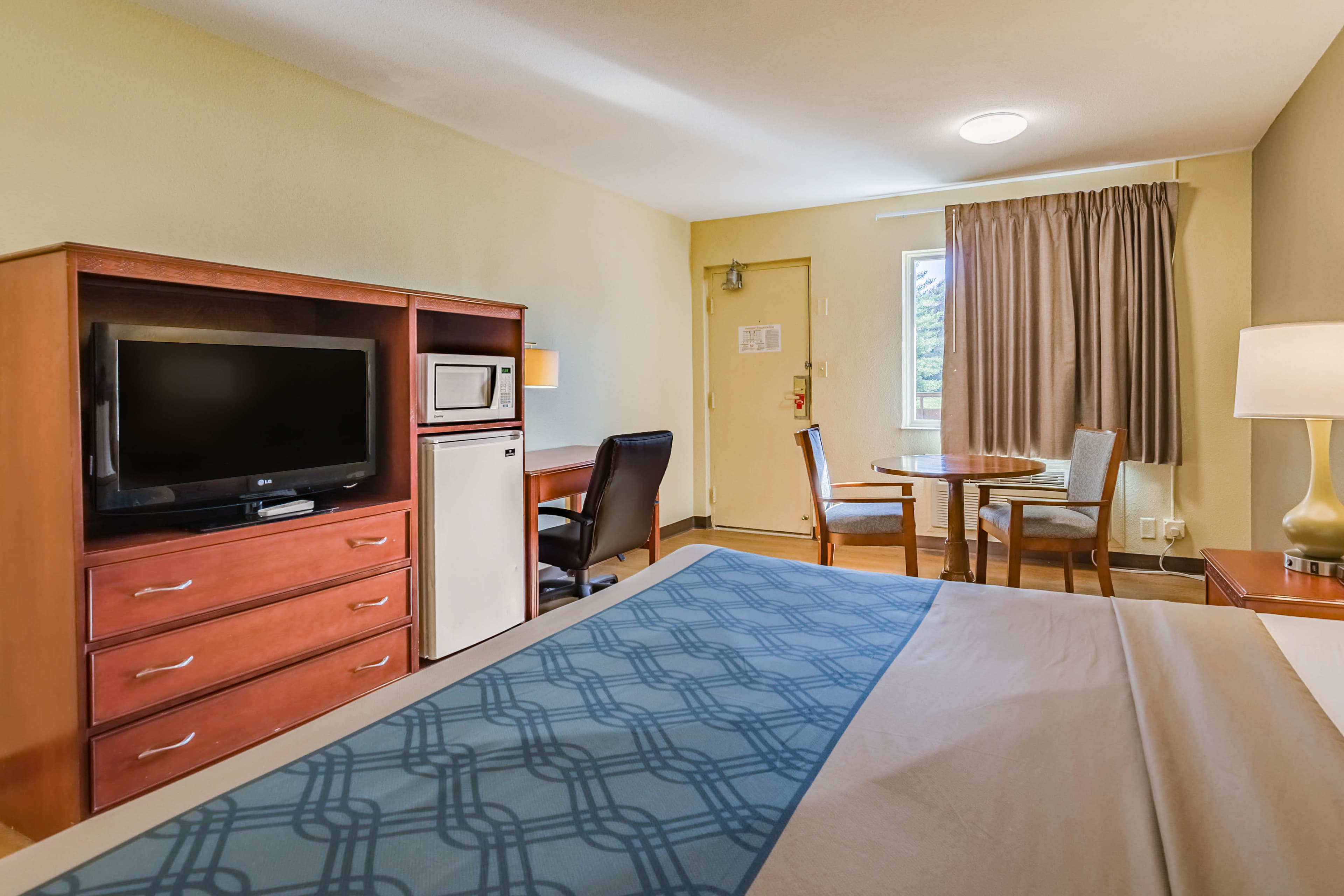 Econo Lodge Lexington Downtown near I-81 — 13