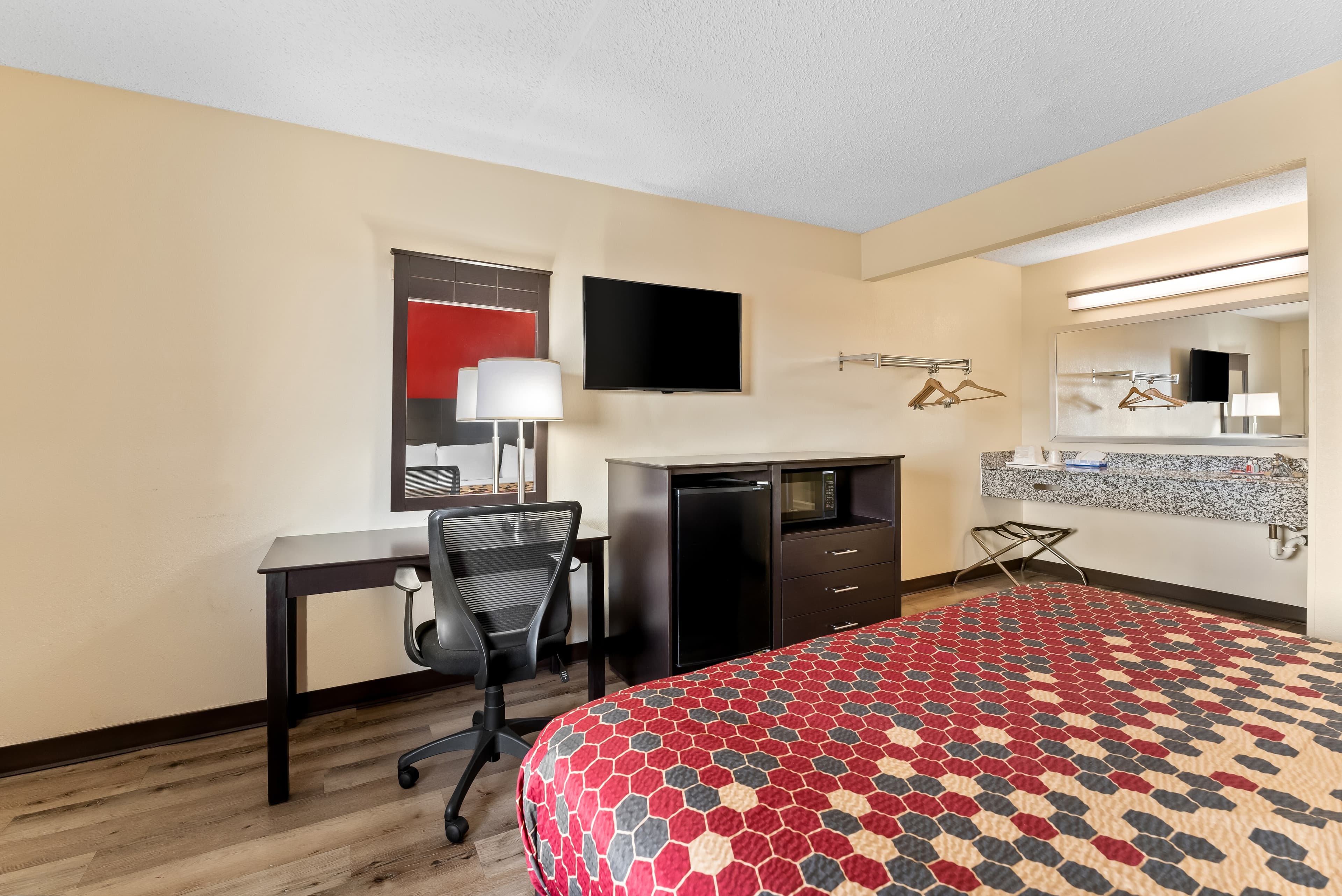 Econo Lodge Fredericksburg near I-95 — 8