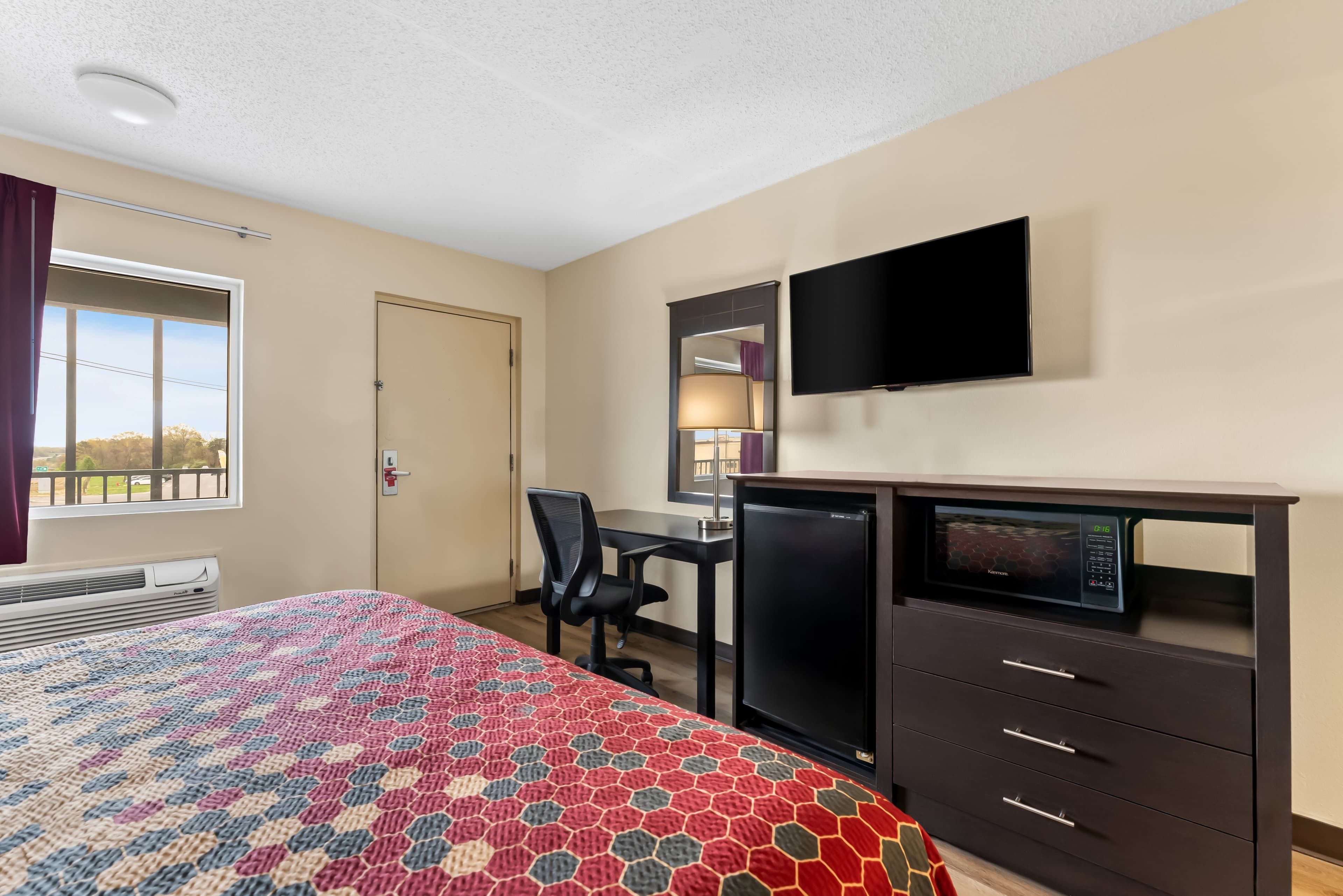Econo Lodge Fredericksburg near I-95 — 9