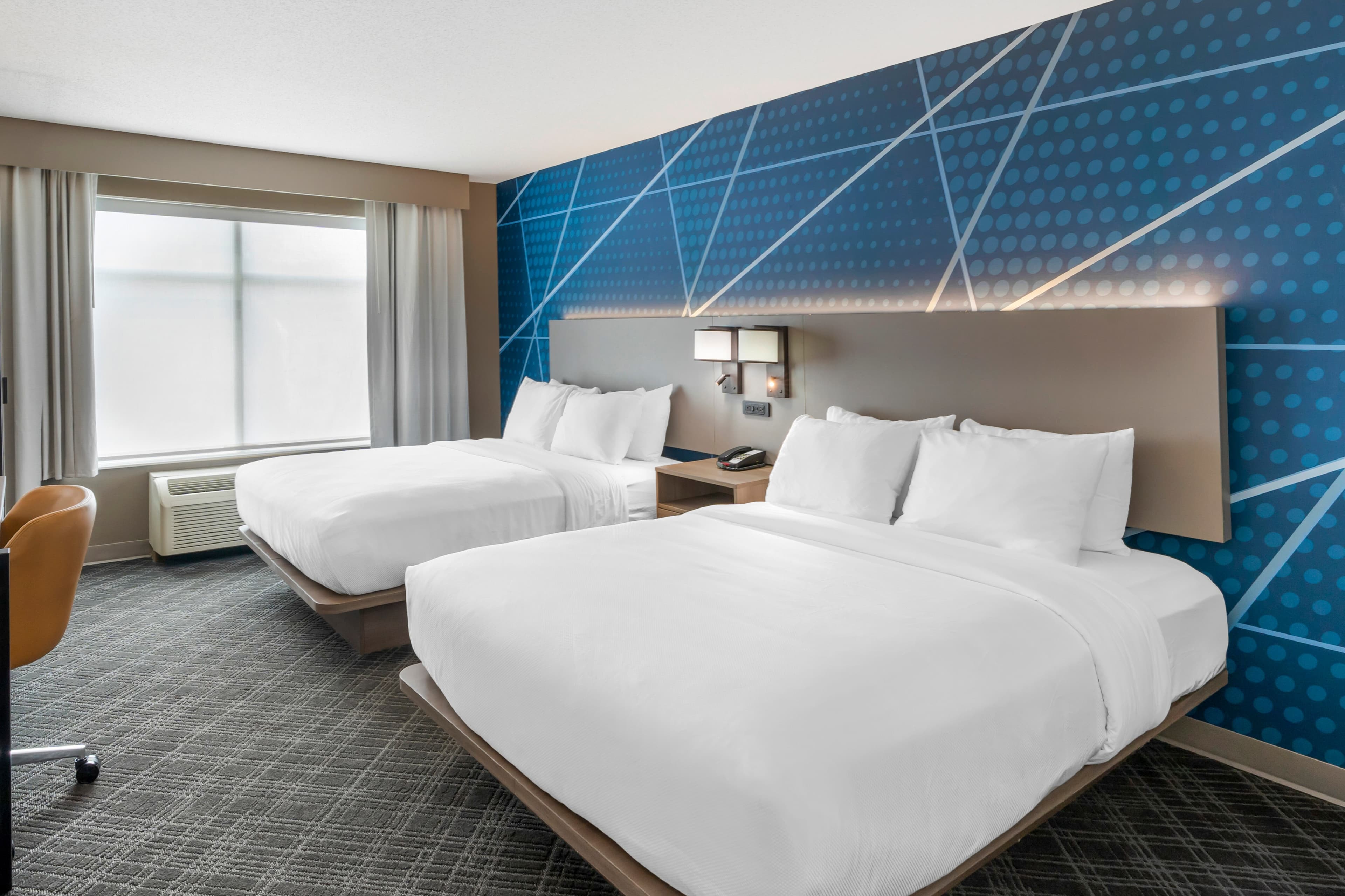 Comfort Inn & Suites Hampton near Coliseum — 14