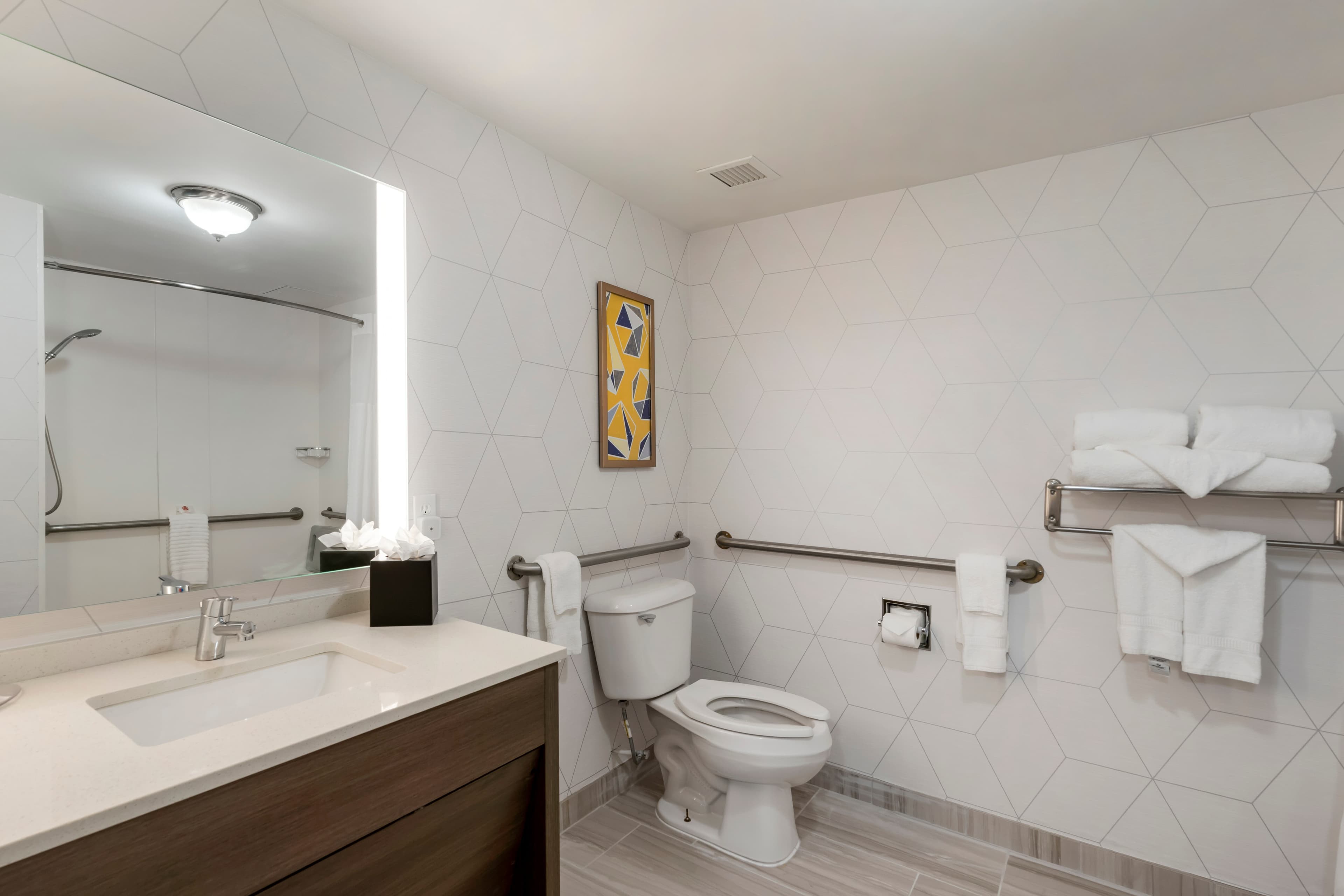 Comfort Inn & Suites Hampton near Coliseum — 9