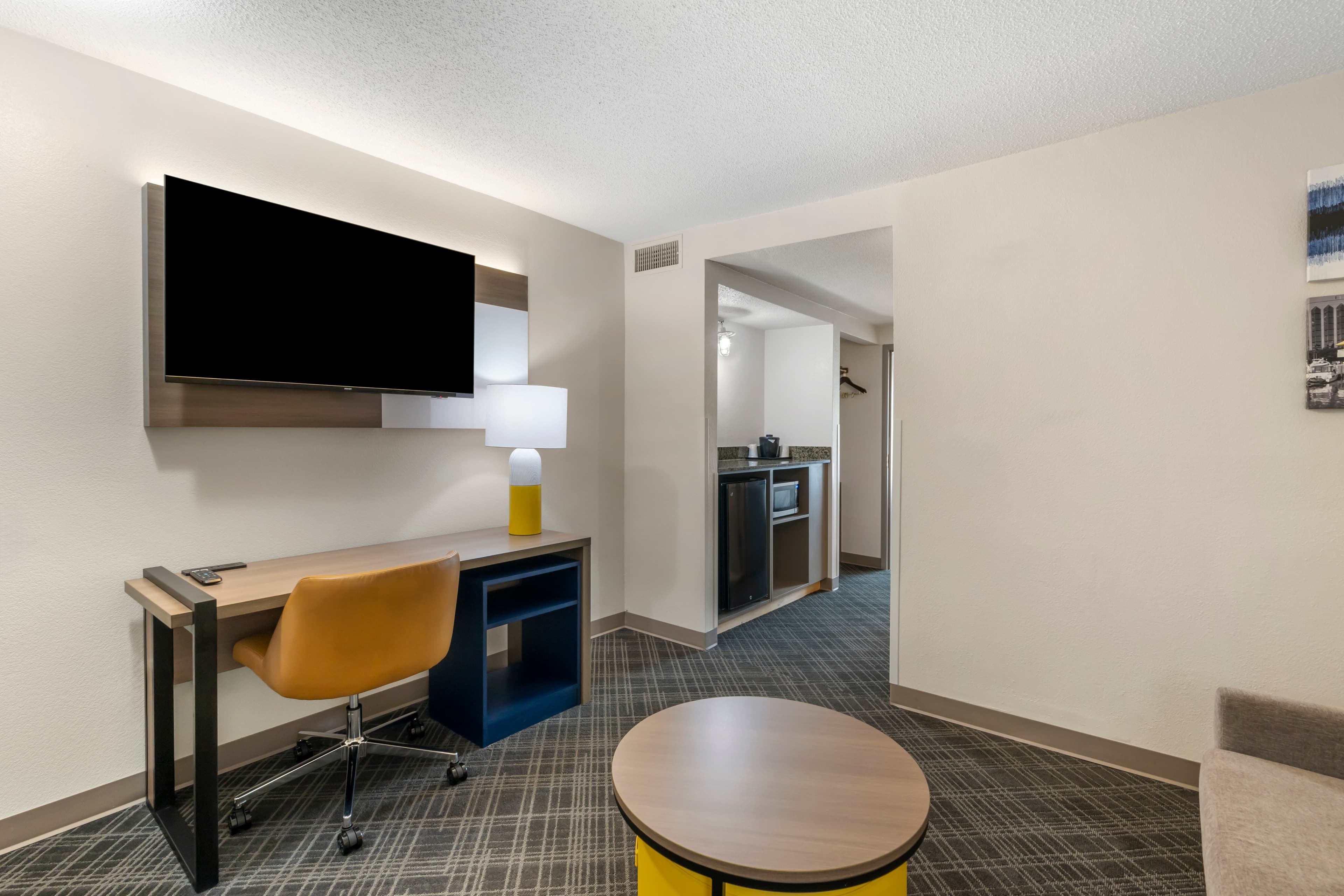 Comfort Inn & Suites Hampton near Coliseum — 21