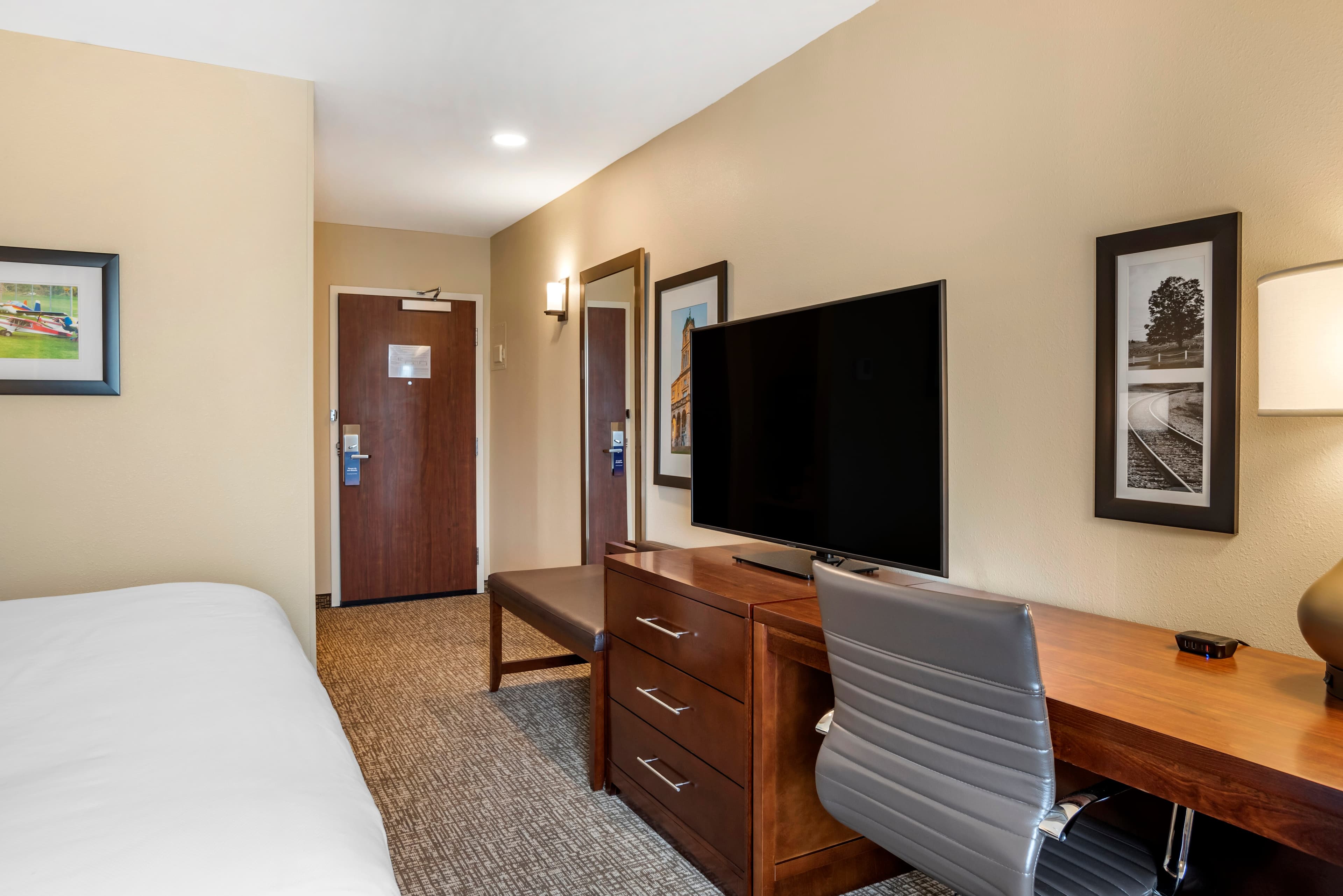 Comfort Inn & Suites Harrisonburg — 9