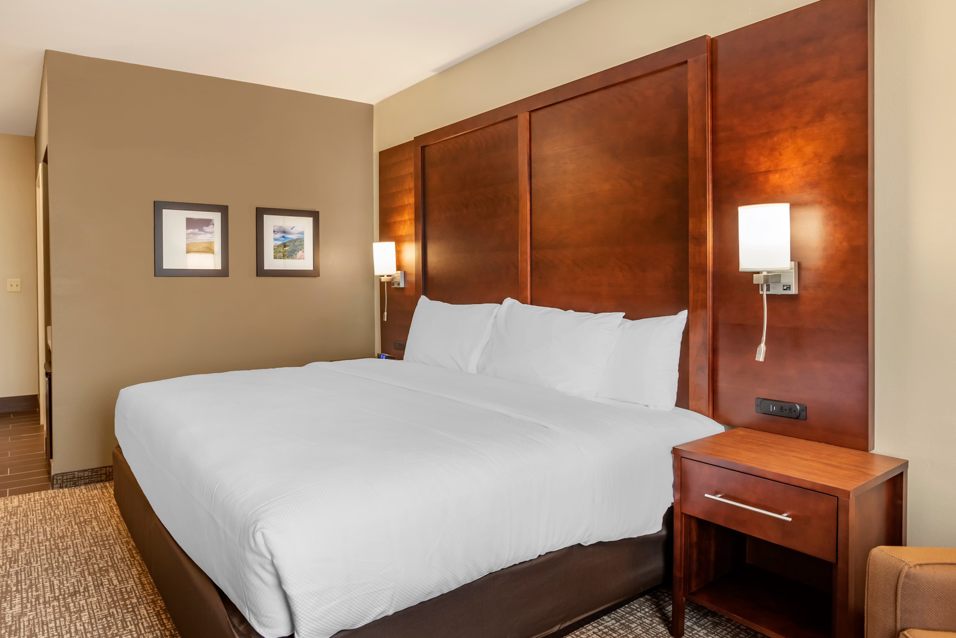 Comfort Inn & Suites Winchester - Image 2