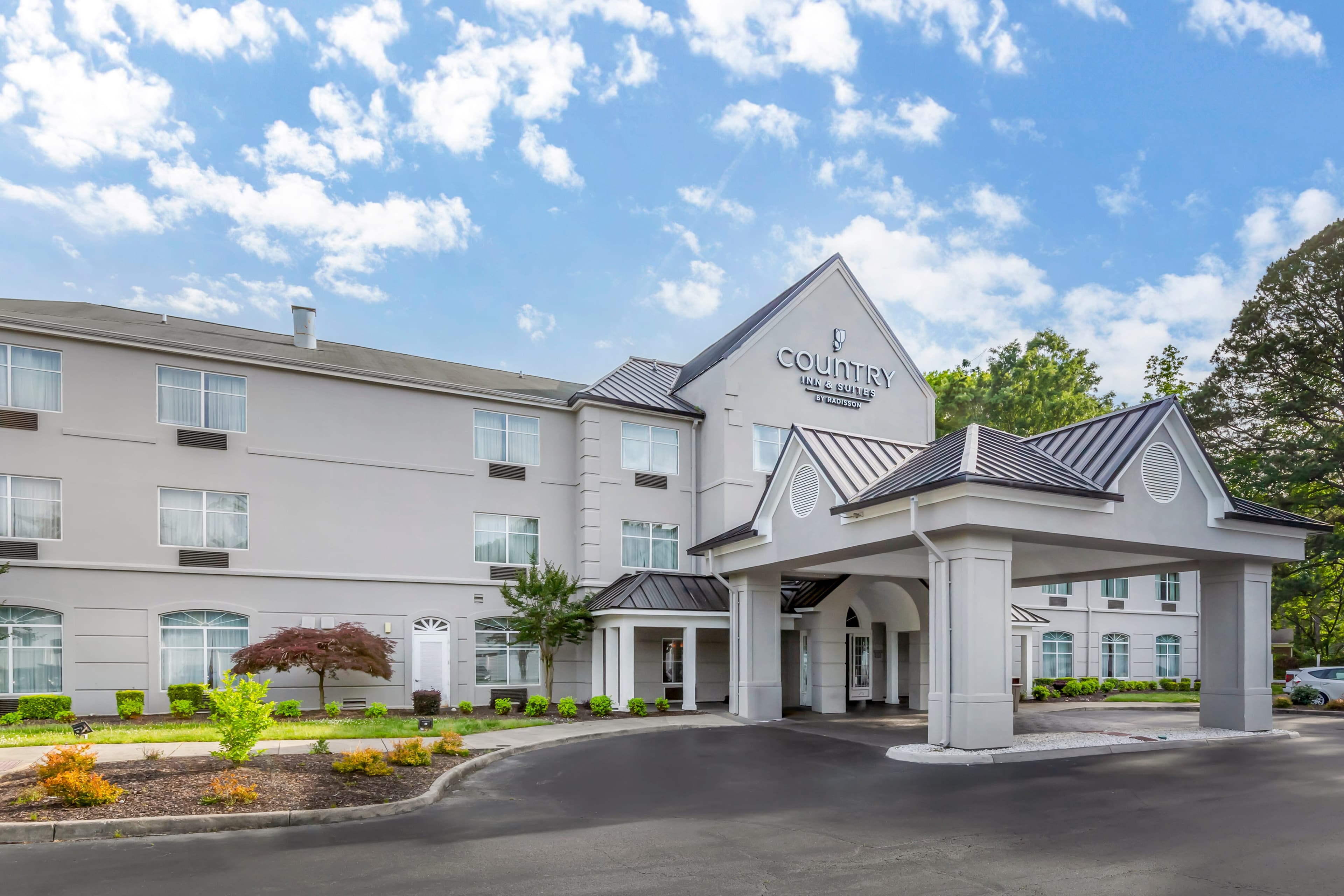 Country Inn & Suites by Radisson, Newport News South, VA - Image 1
