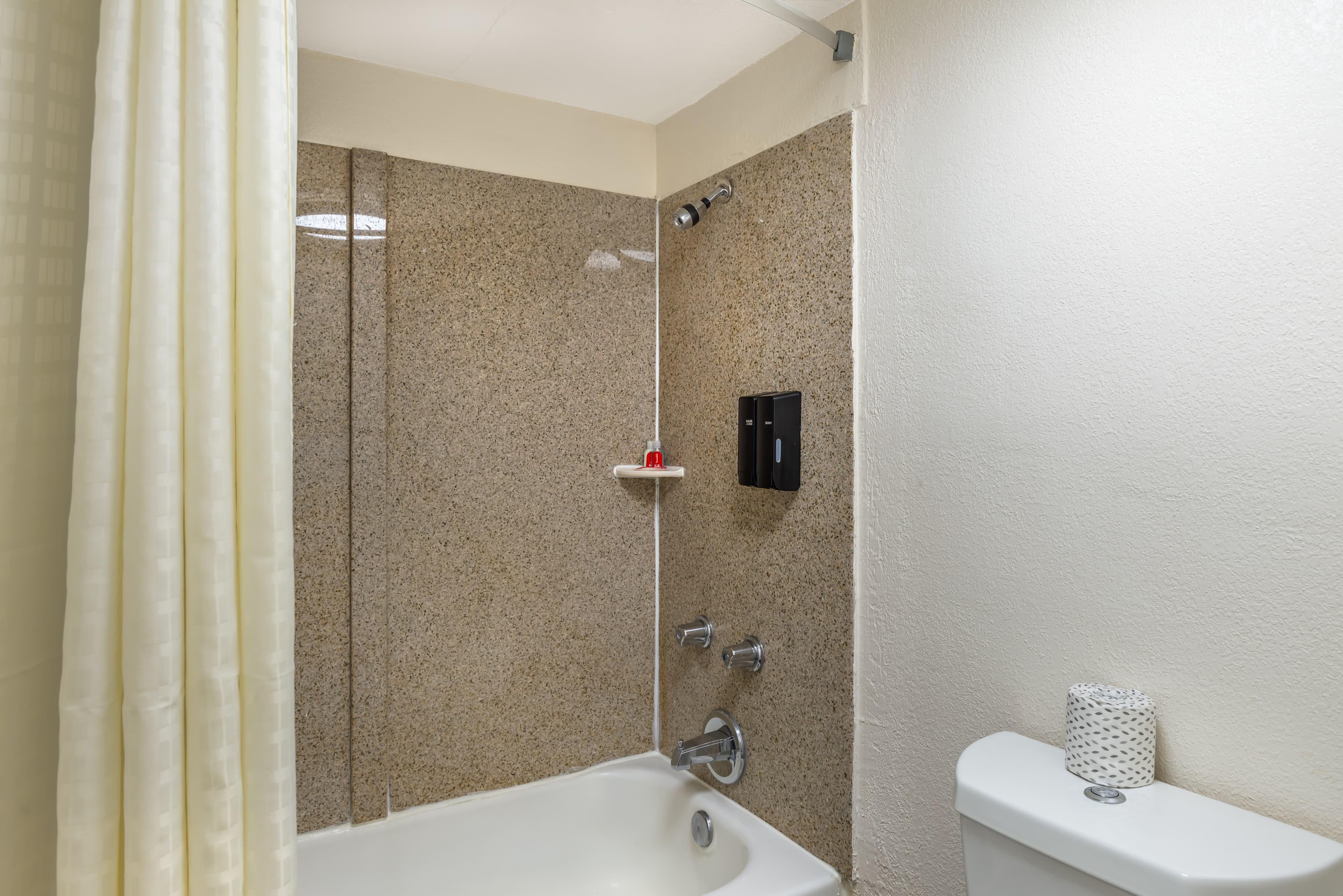 Econo Lodge Richmond-North Chesterfield — 14