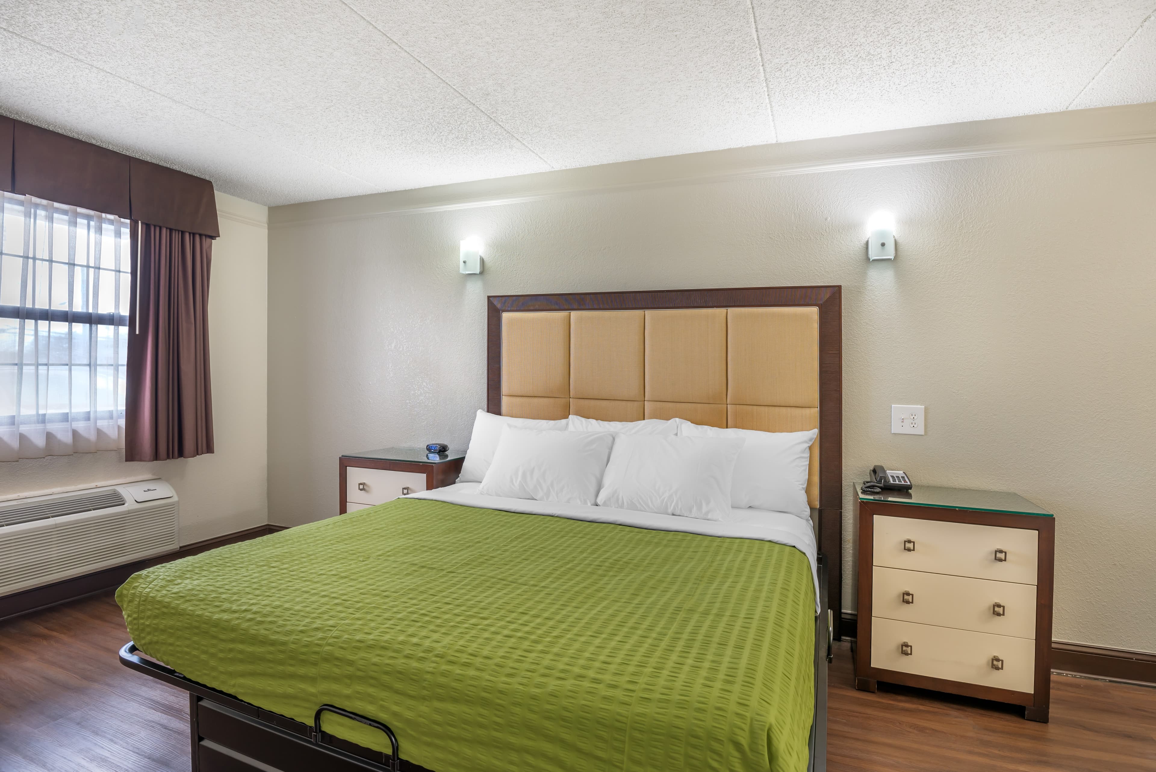 Econo Lodge Richmond-North Chesterfield — 8
