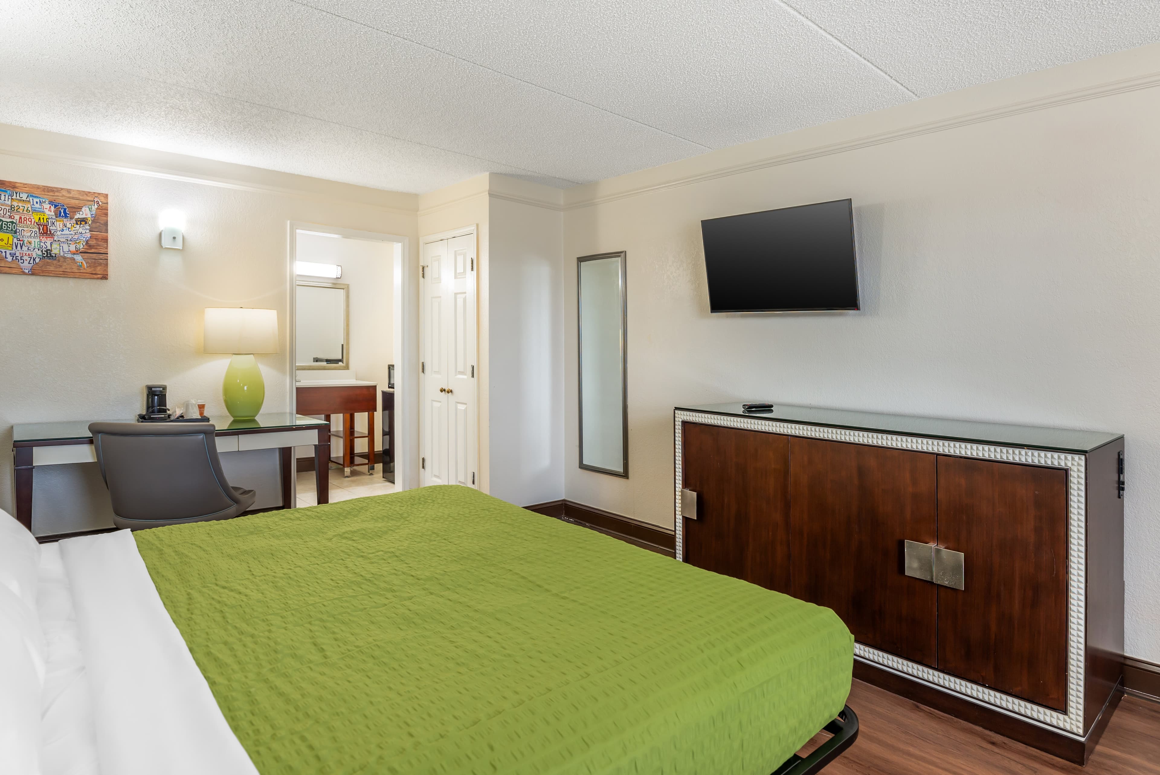 Econo Lodge Richmond-North Chesterfield — 9