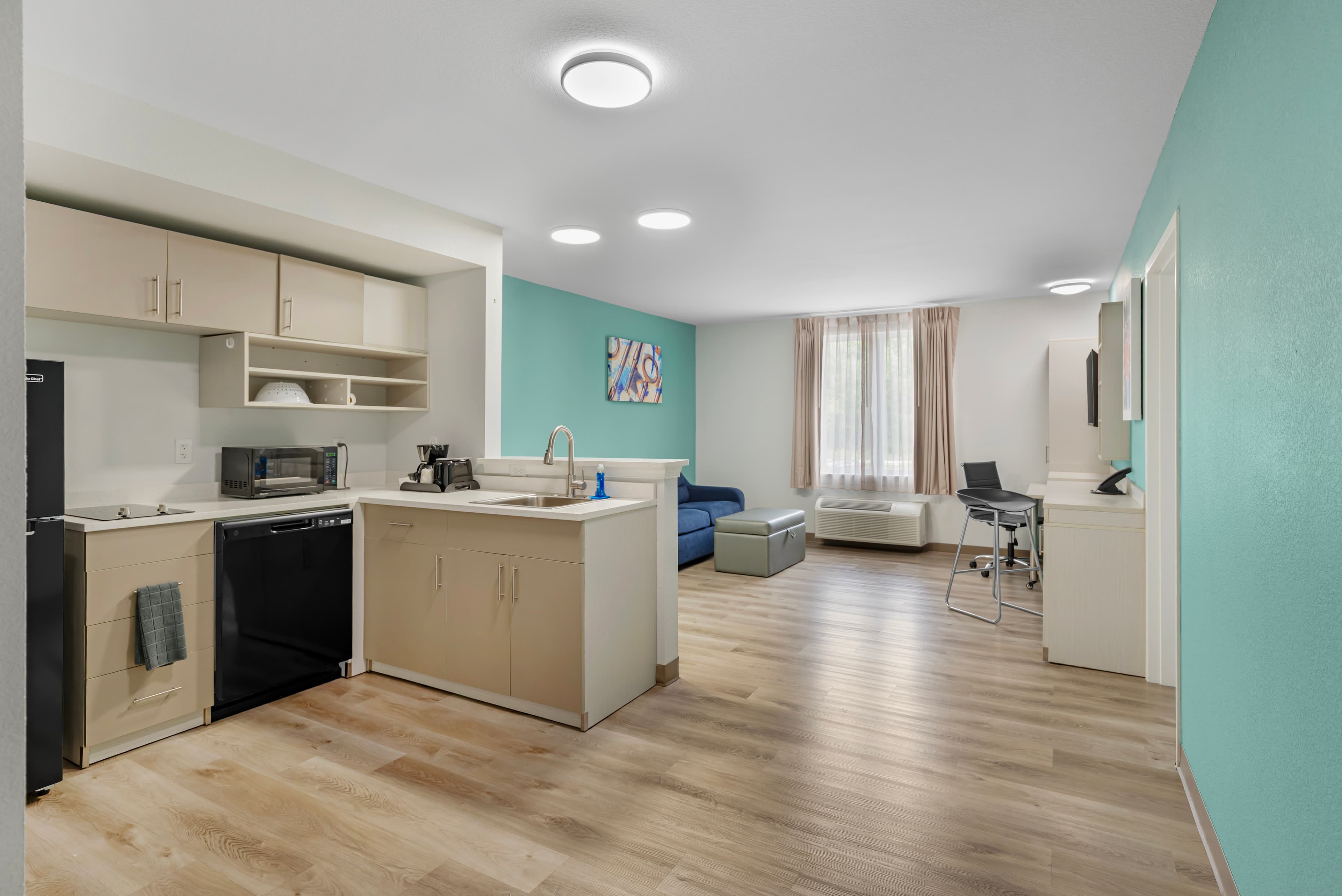 MainStay Suites Chesapeake - Greenbrier — 21