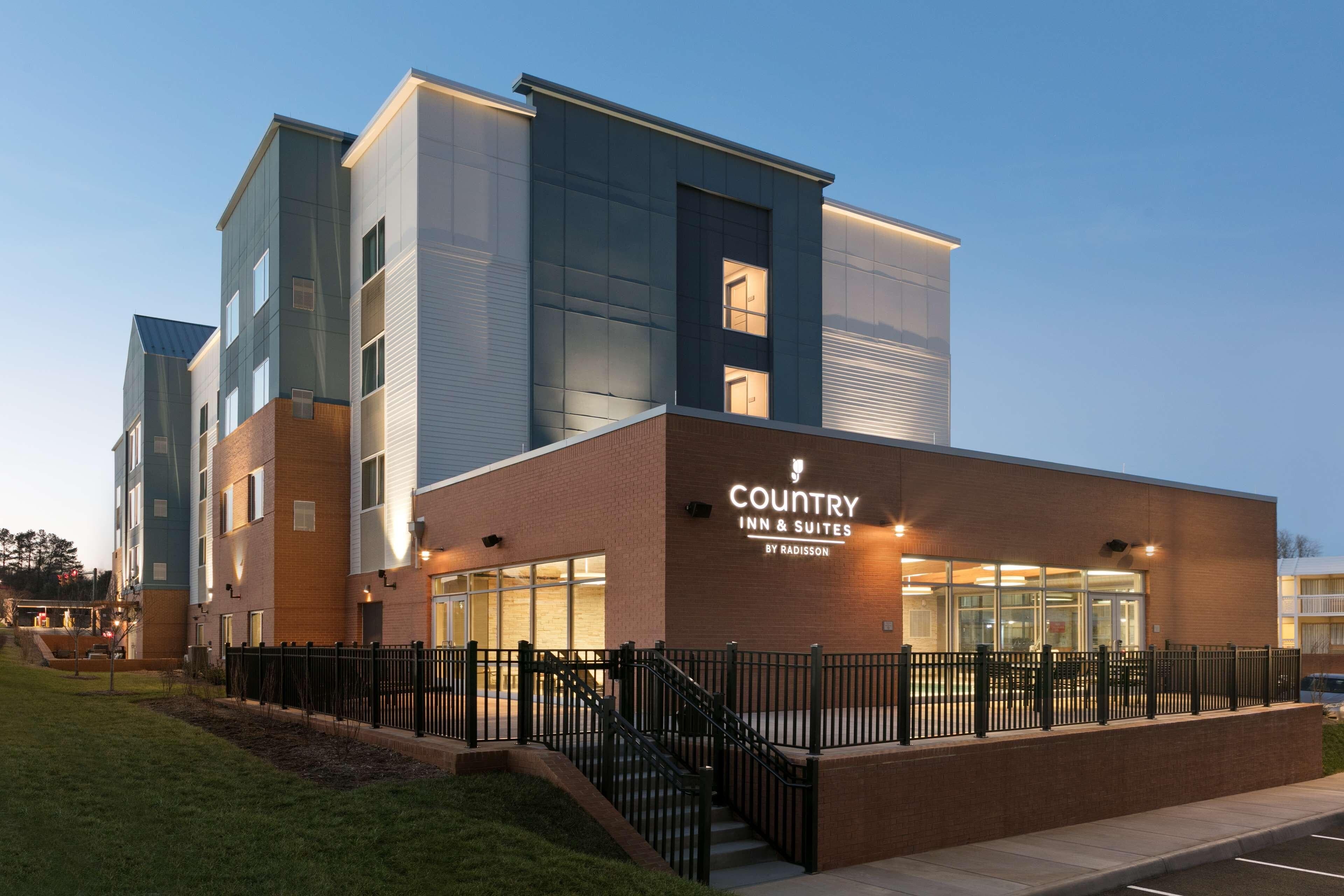 Country Inn & Suites by Radisson, Charlottesville-UVA, VA - Image 1