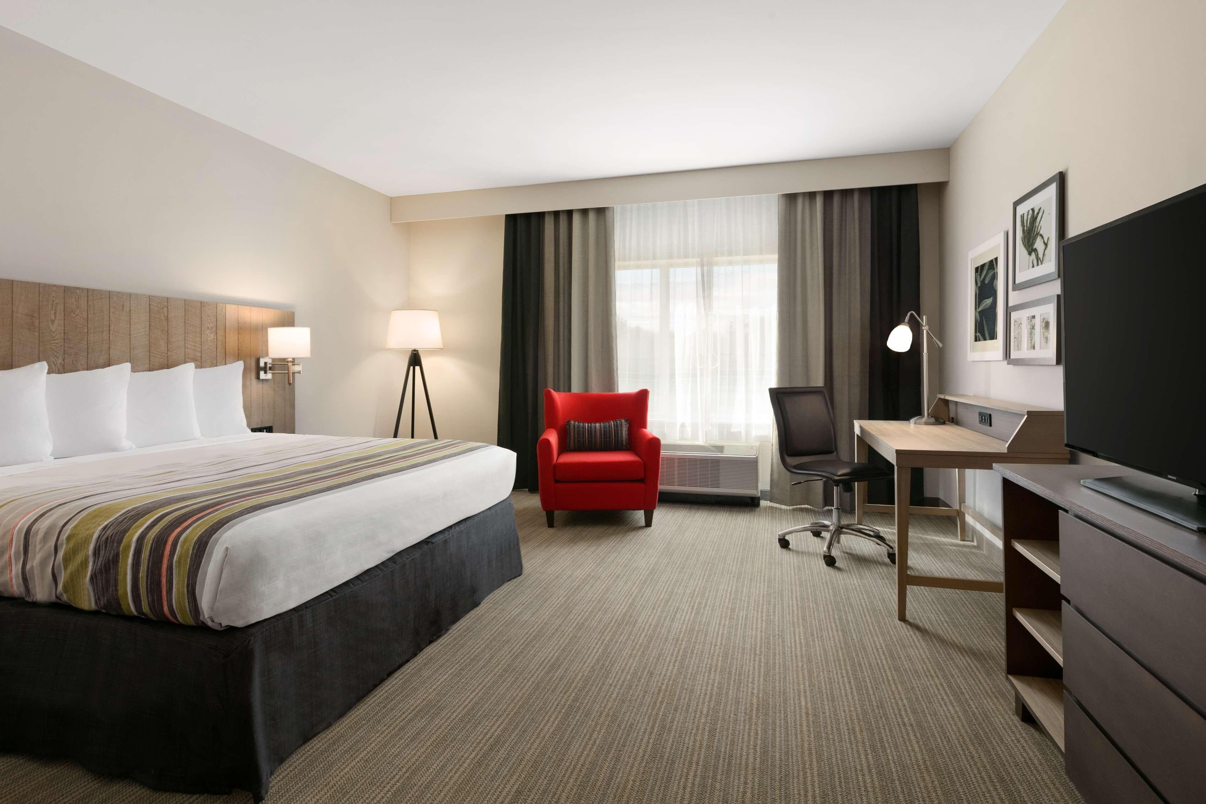 Country Inn & Suites by Radisson, Charlottesville-UVA, VA - Image 2