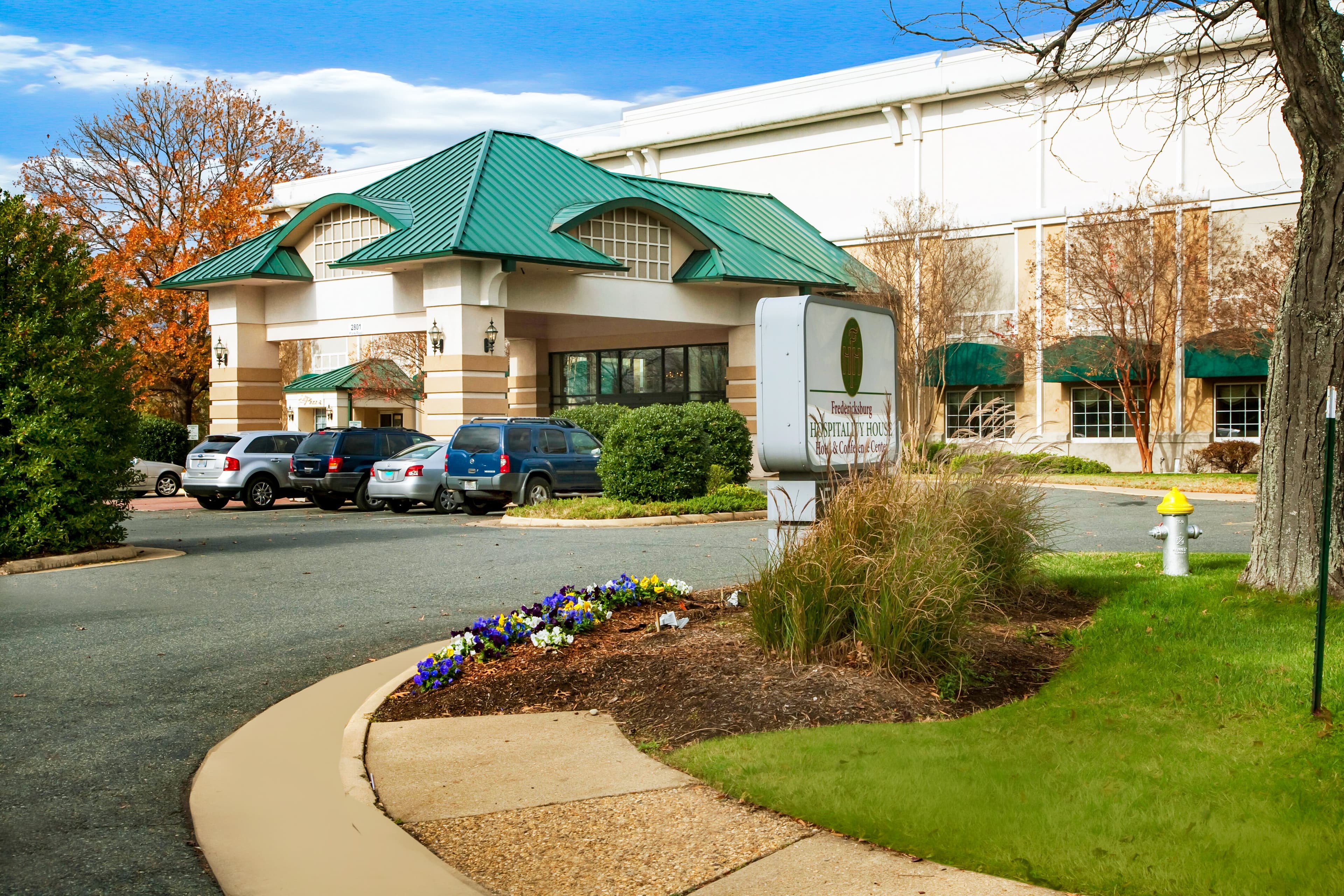 Clarion Hotel & Suites - Convention Center Fredericksburg - Image 1