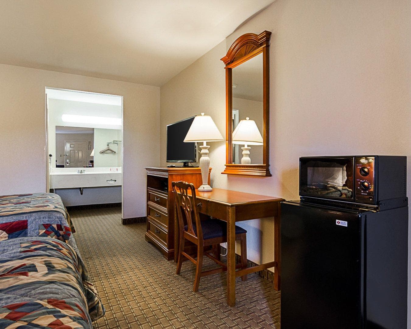 Econo Lodge Richmond North — 20