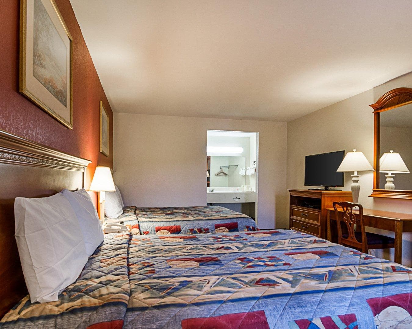 Econo Lodge Richmond North — 21