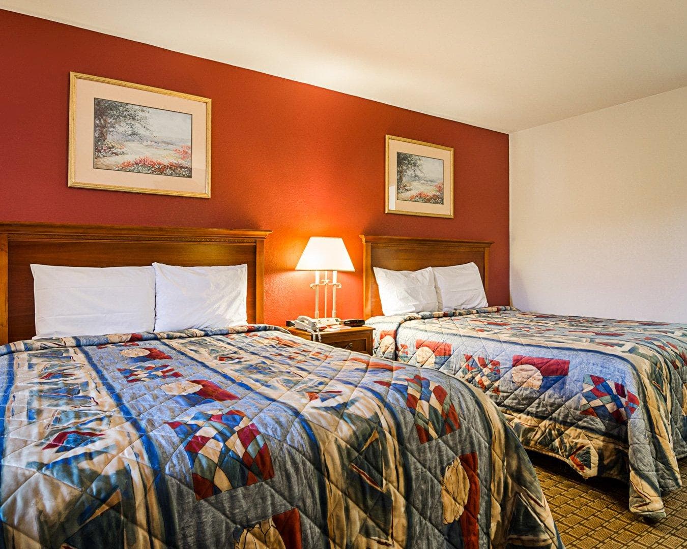 Econo Lodge Richmond North — 23