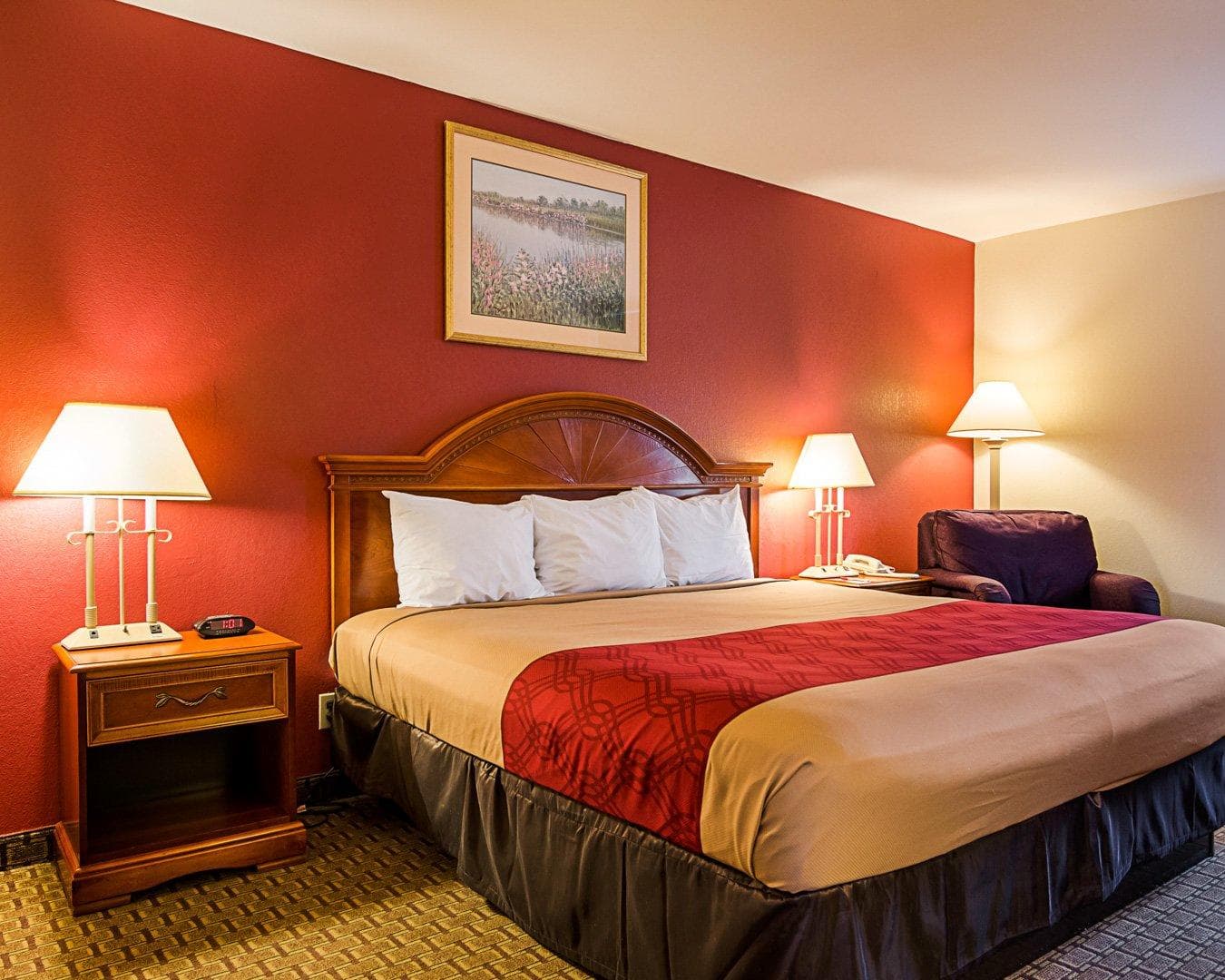 Econo Lodge Richmond North - Image 2
