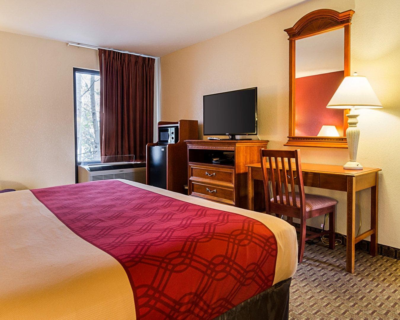 Econo Lodge Richmond North - Image 3