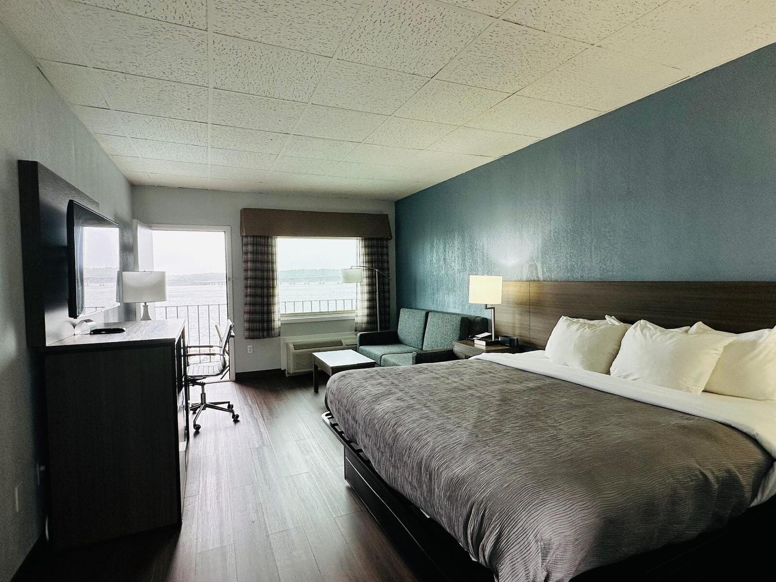 Quality Inn - On The Lake Clarksville-Boydton - Image 1