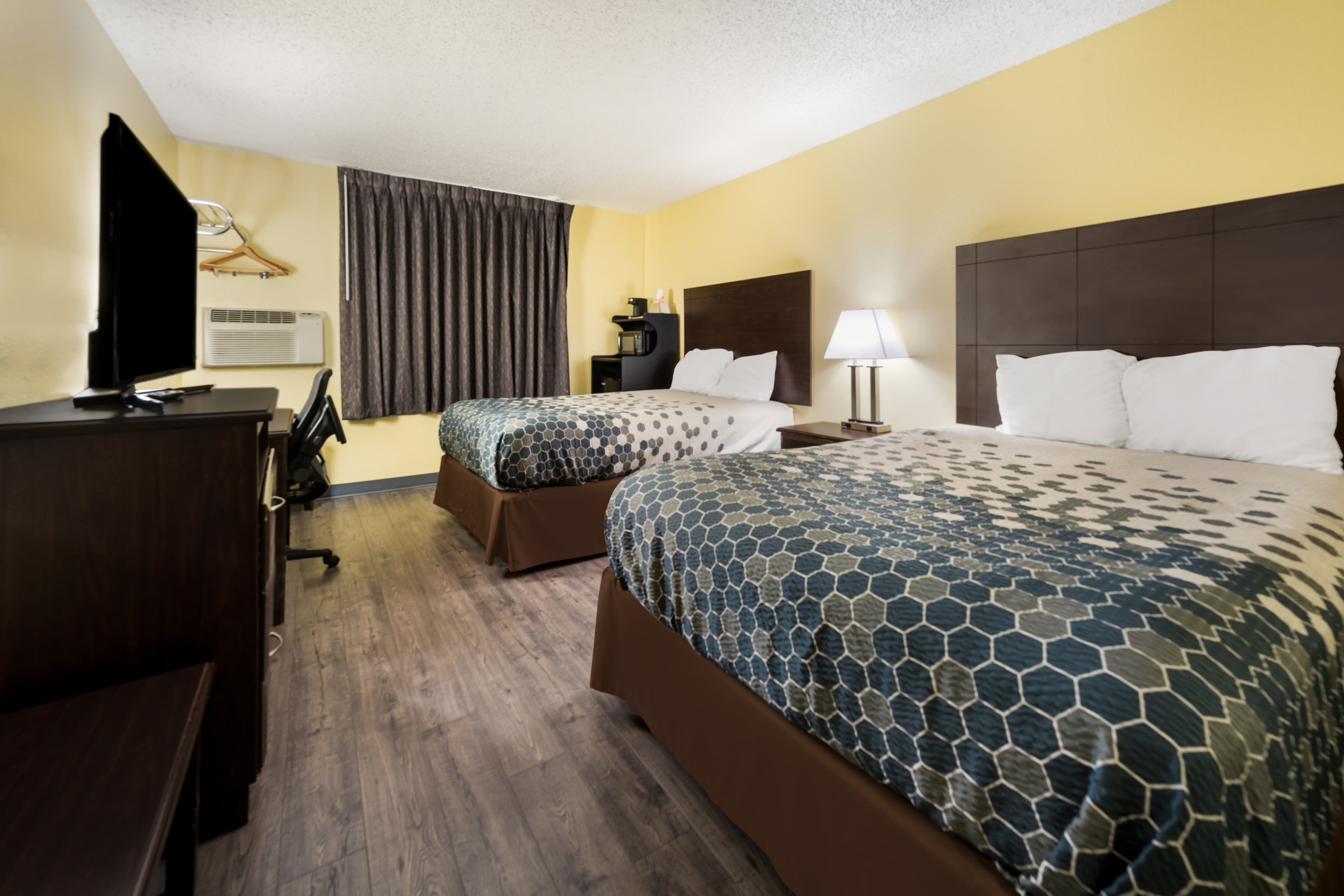 Econo Lodge Spotsylvania Town Center - Image 2