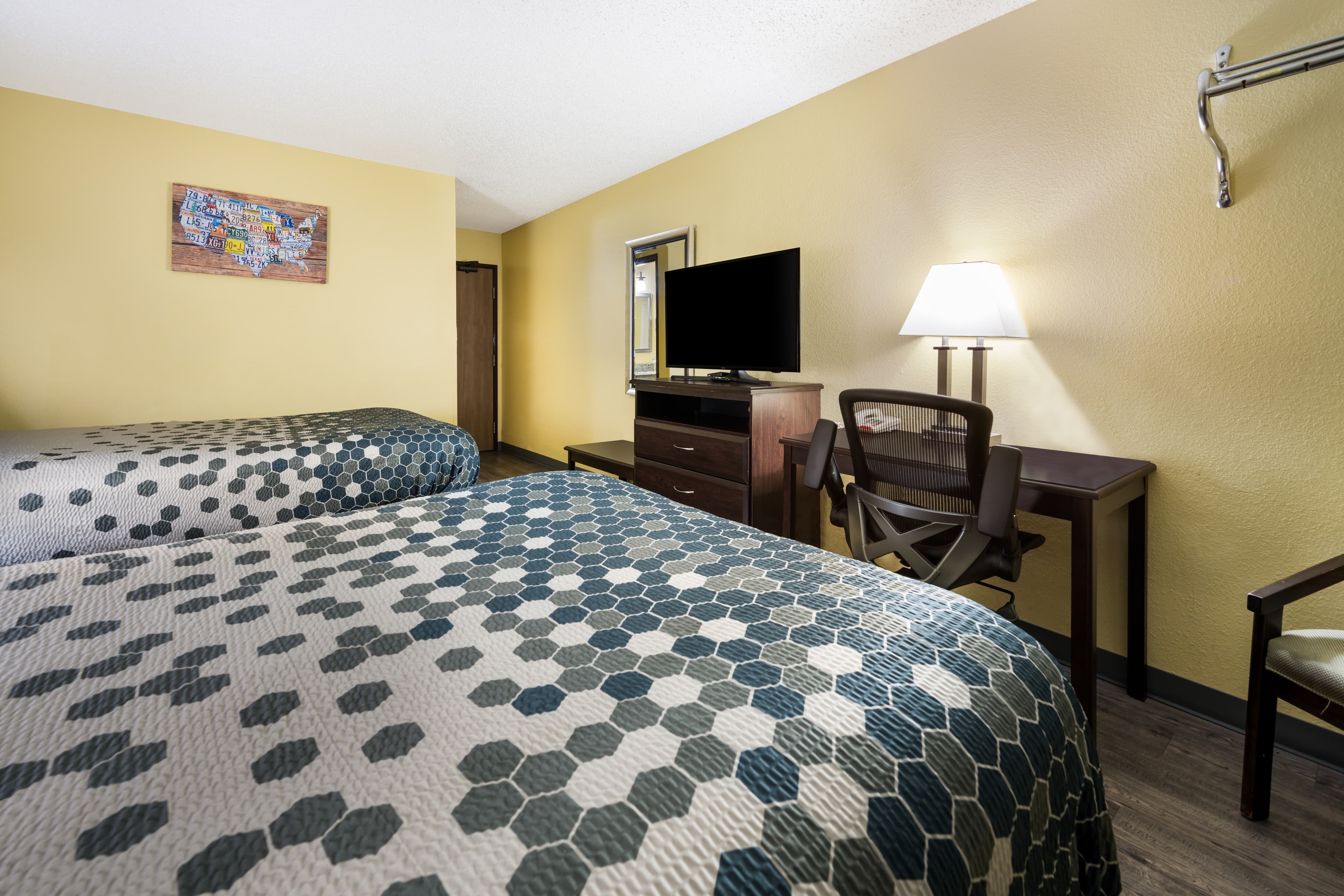 Econo Lodge Spotsylvania Town Center - Image 4