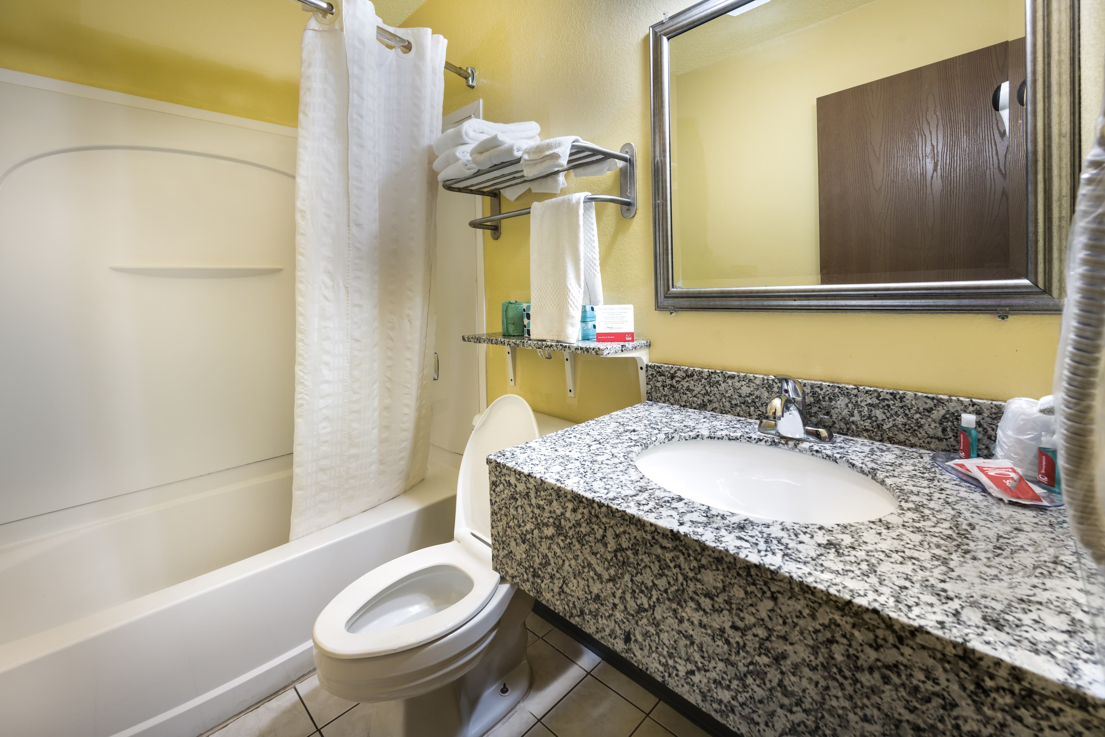 Econo Lodge Spotsylvania Town Center — 6