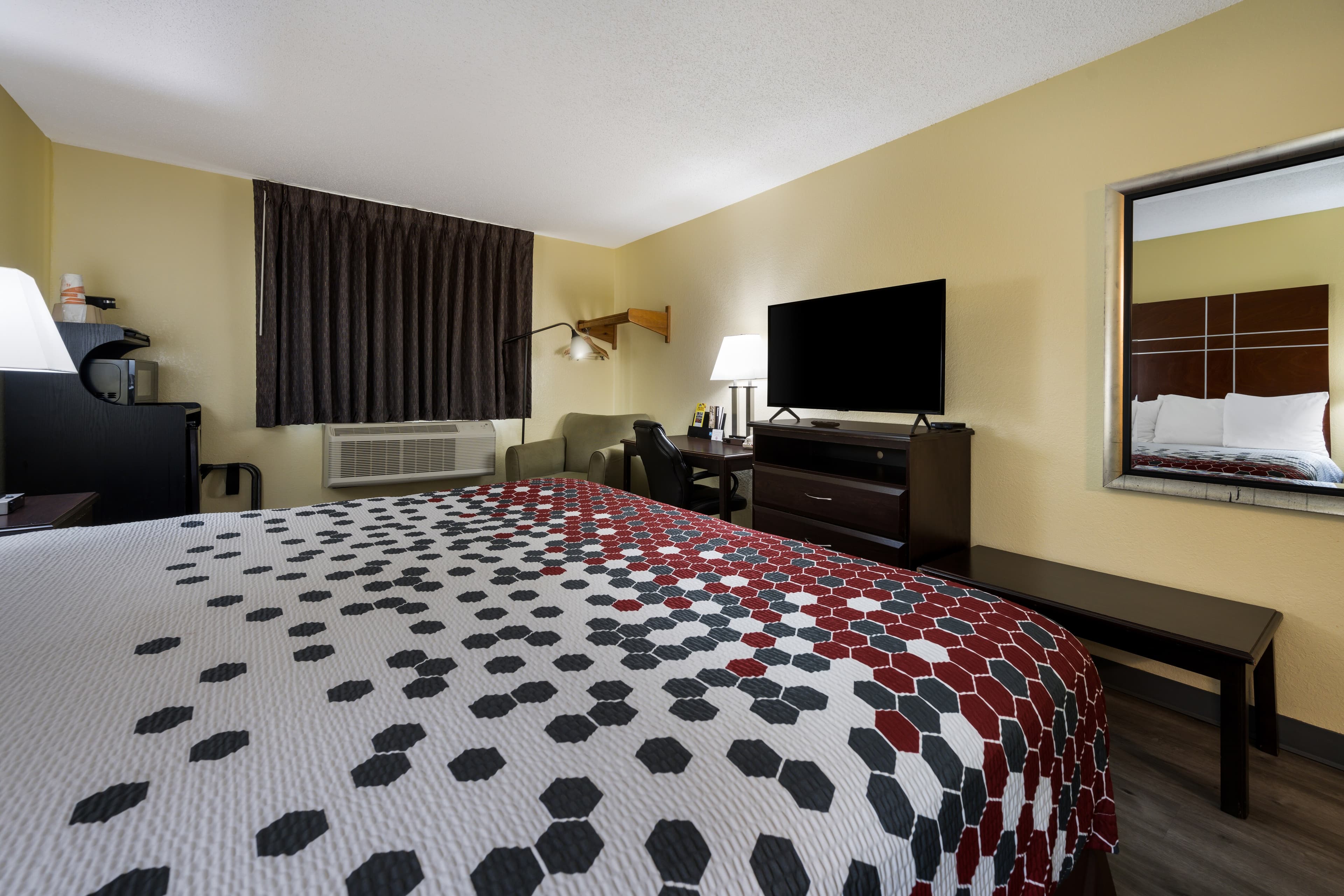 Econo Lodge Spotsylvania Town Center — 24