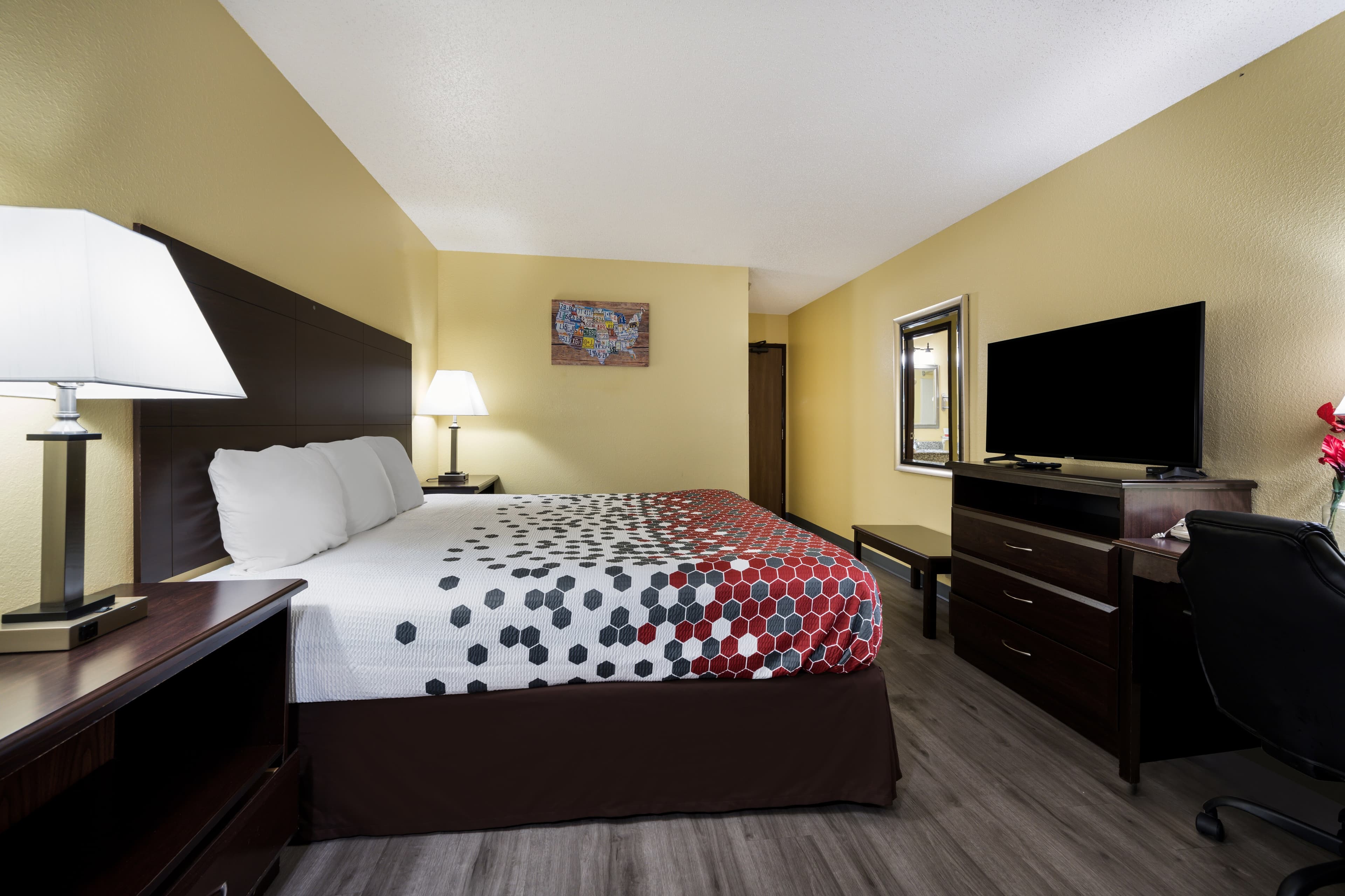 Econo Lodge Spotsylvania Town Center — 13