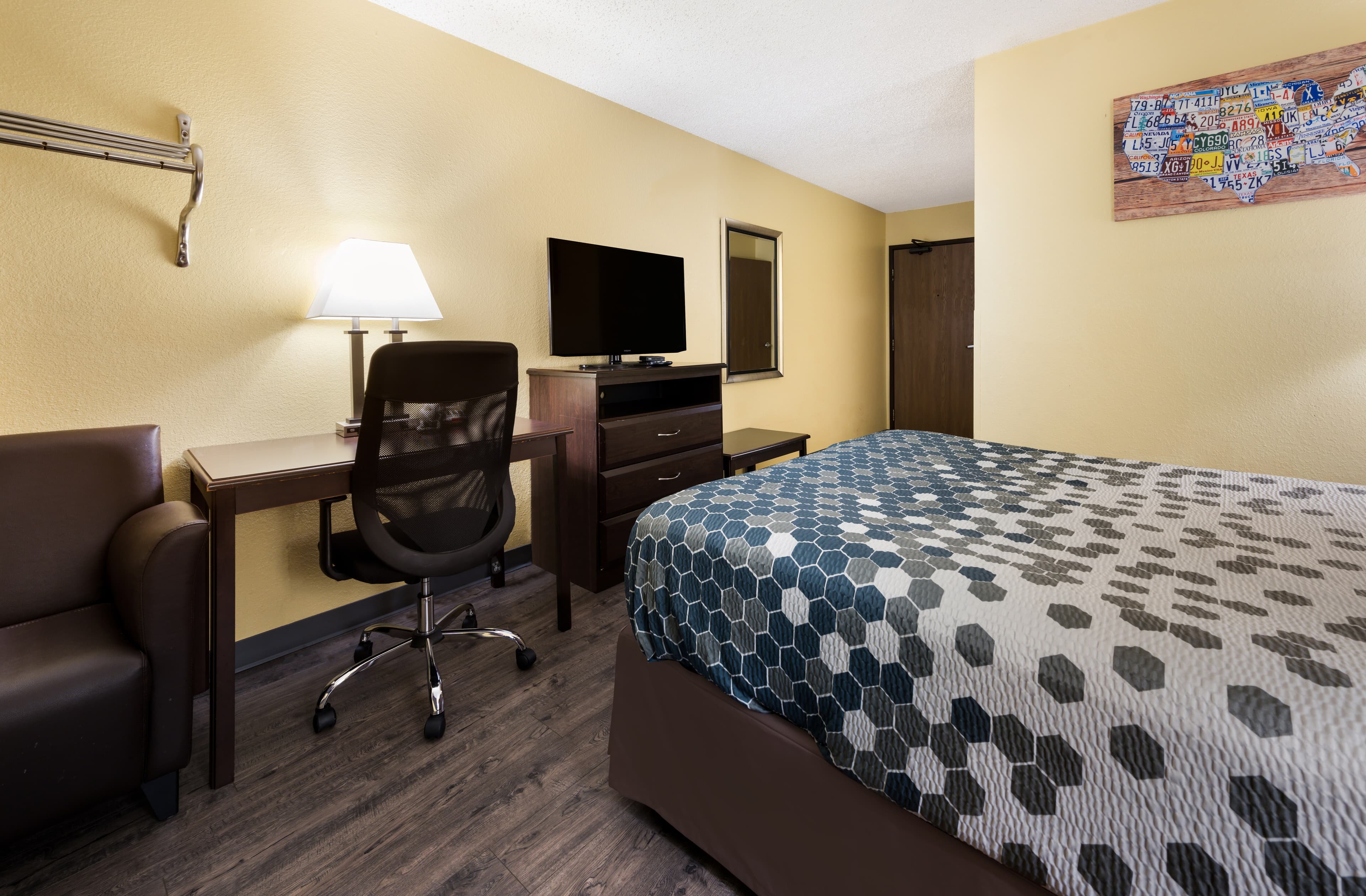 Econo Lodge Spotsylvania Town Center — 8