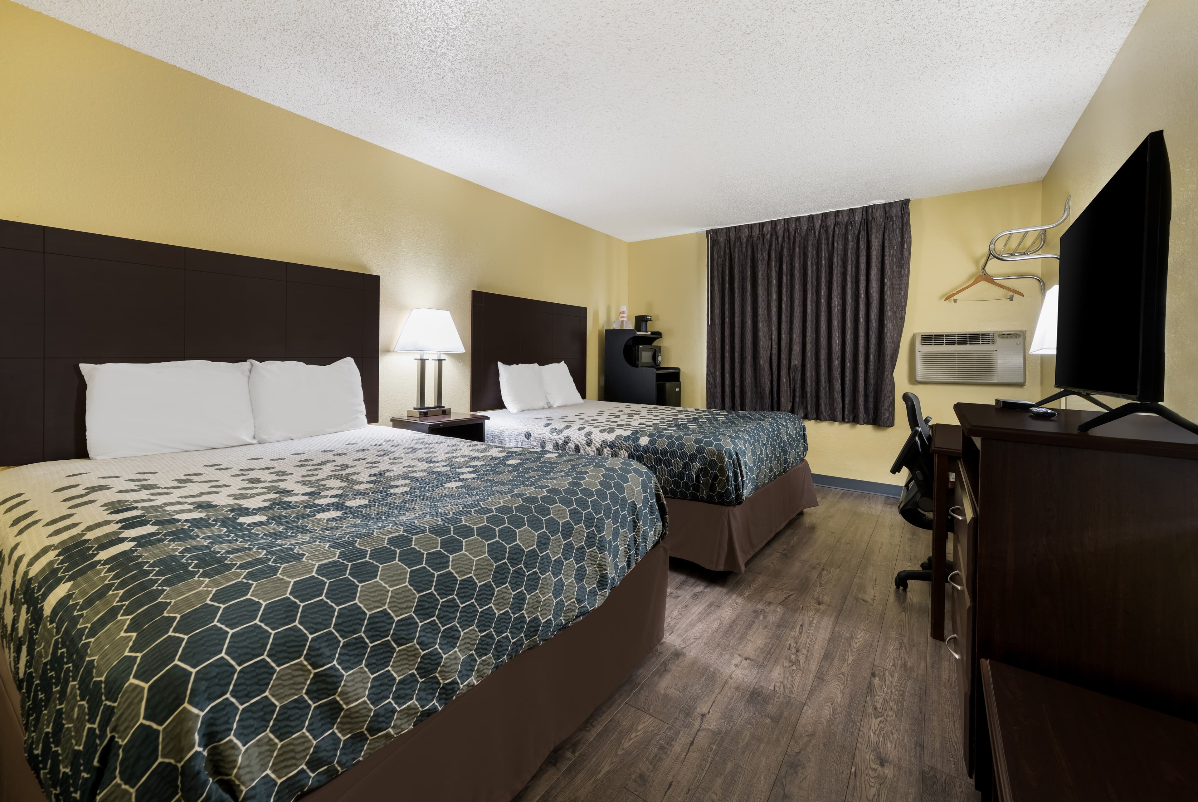 Econo Lodge Spotsylvania Town Center — 30