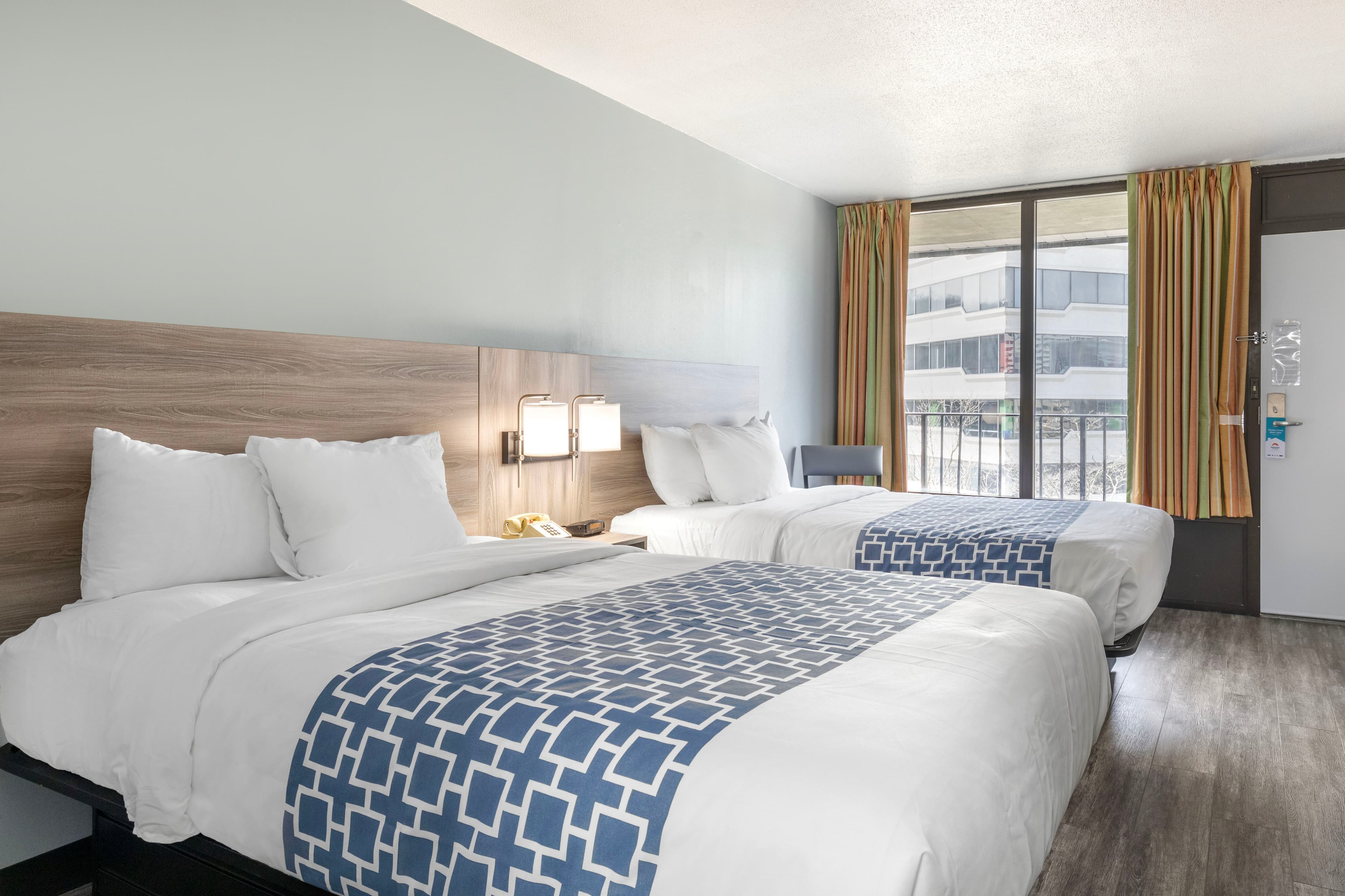 Suburban Studios Tysons Corner - Image 3