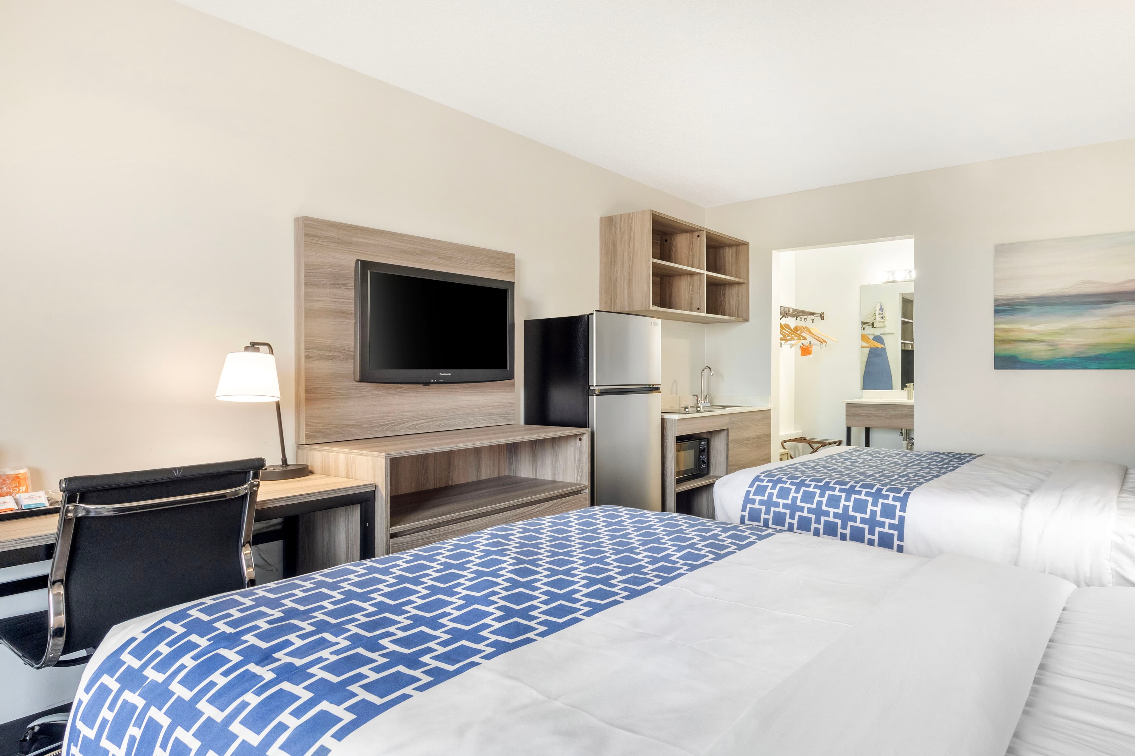 Suburban Studios Tysons Corner — 12
