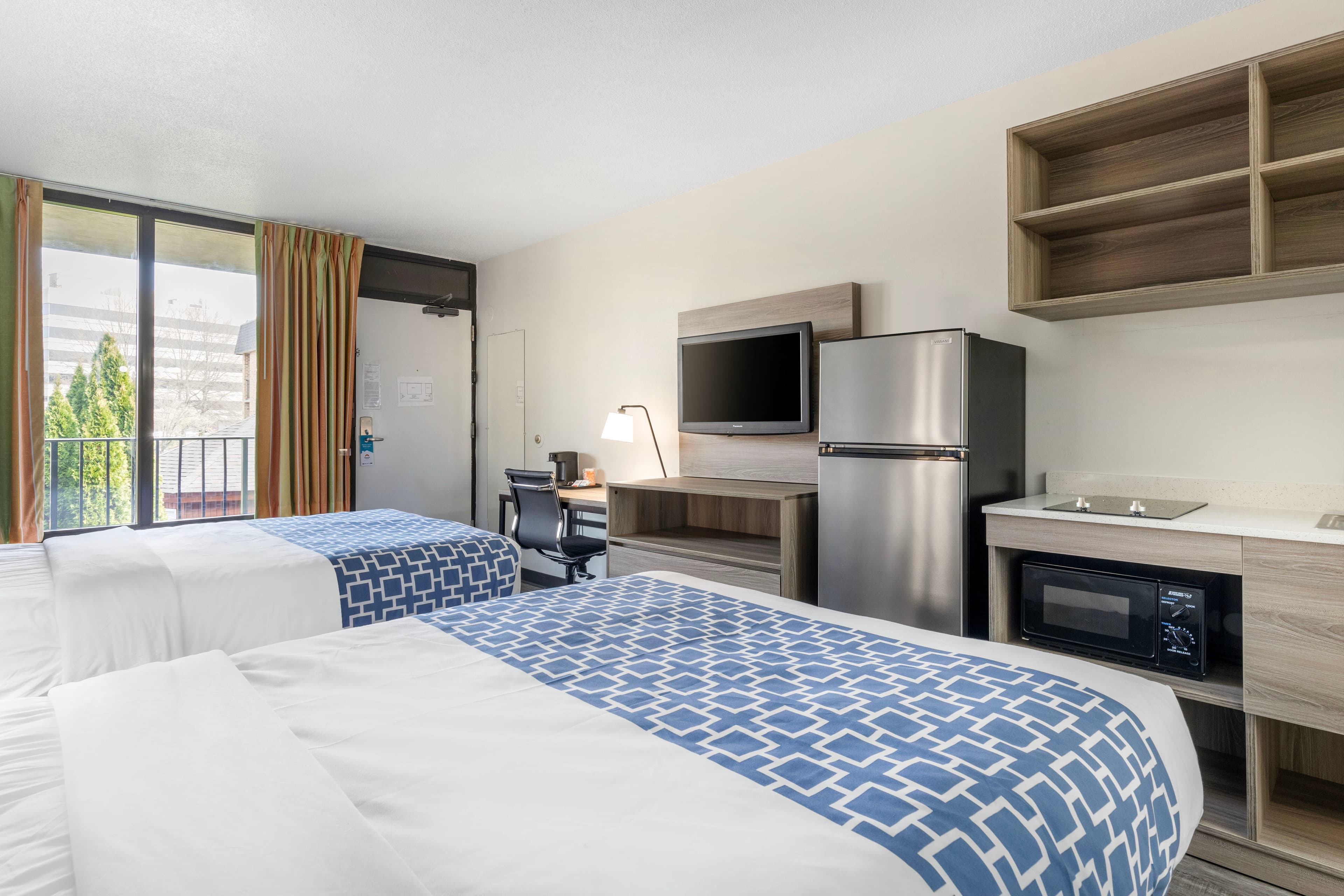 Suburban Studios Tysons Corner — 13