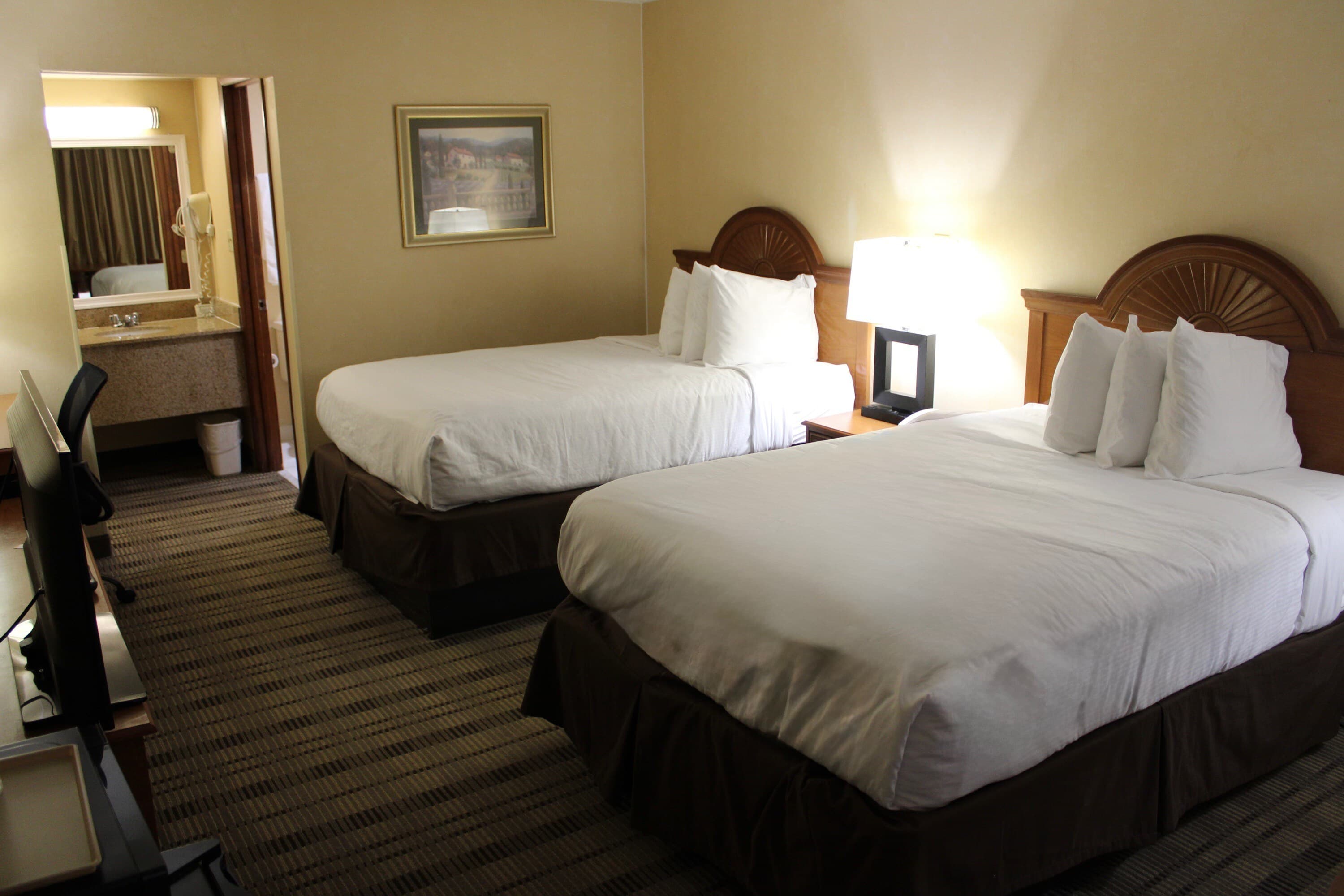 Rodeway Inn - Image 1