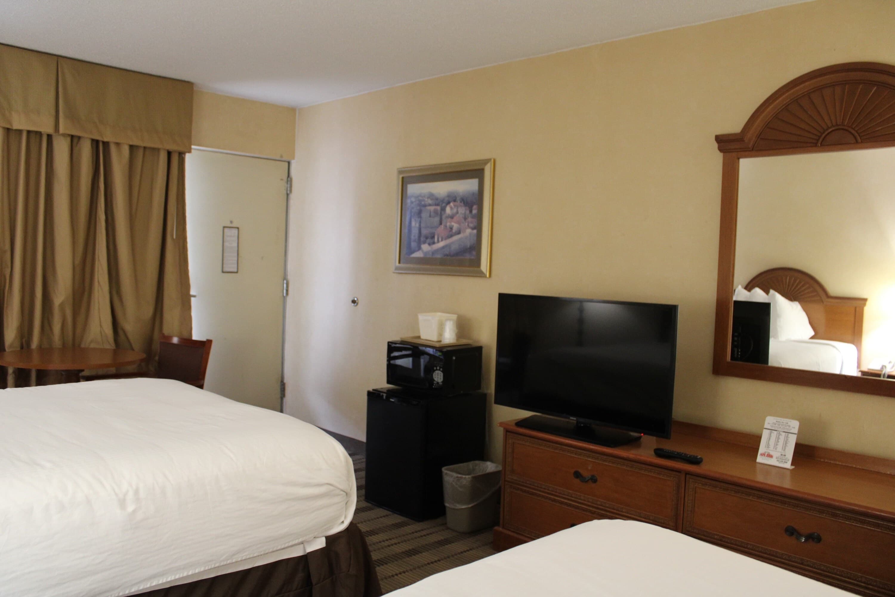 Rodeway Inn - Image 4