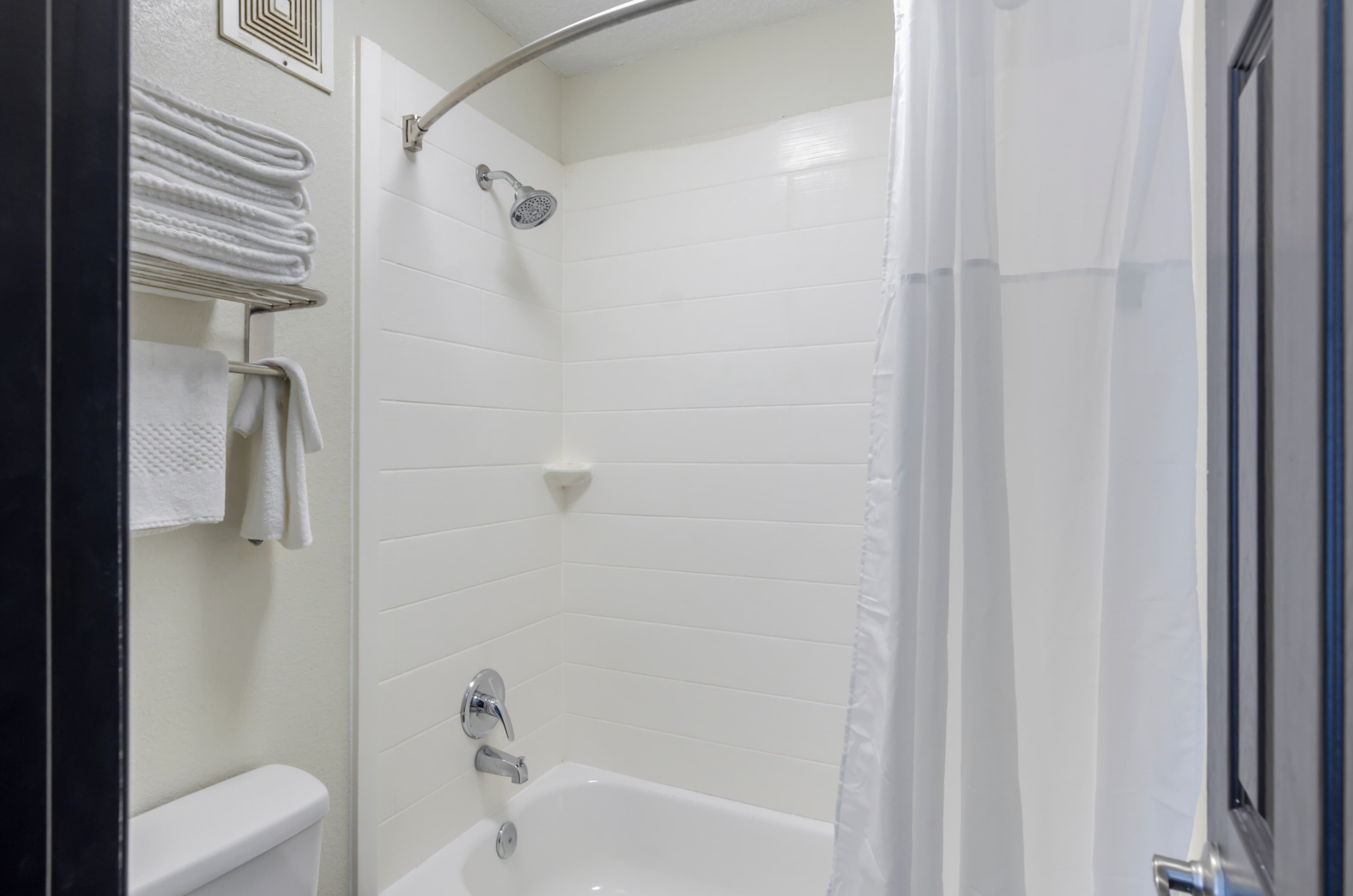 Suburban Studios Verona - Staunton North — 6