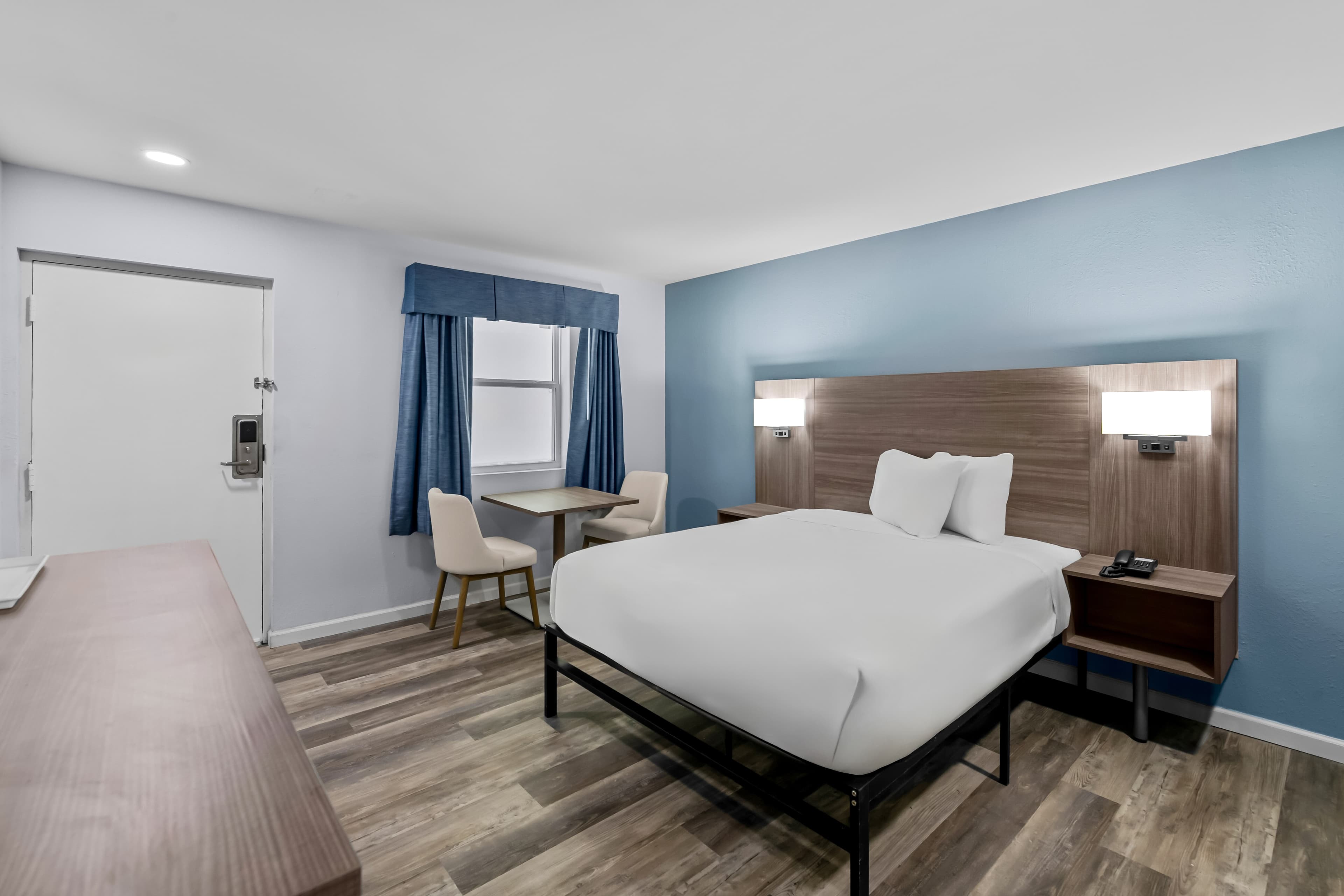 Suburban Studios Newport News - Hampton - Image 5